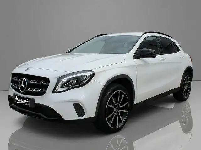 Mercedes-Benz GLA 200 d Night Edition auto