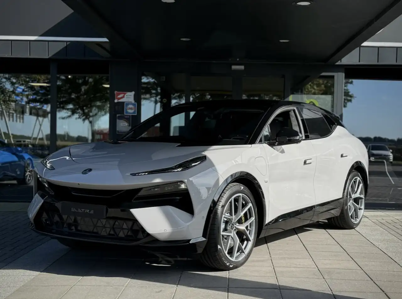 Lotus Eletre 2025
