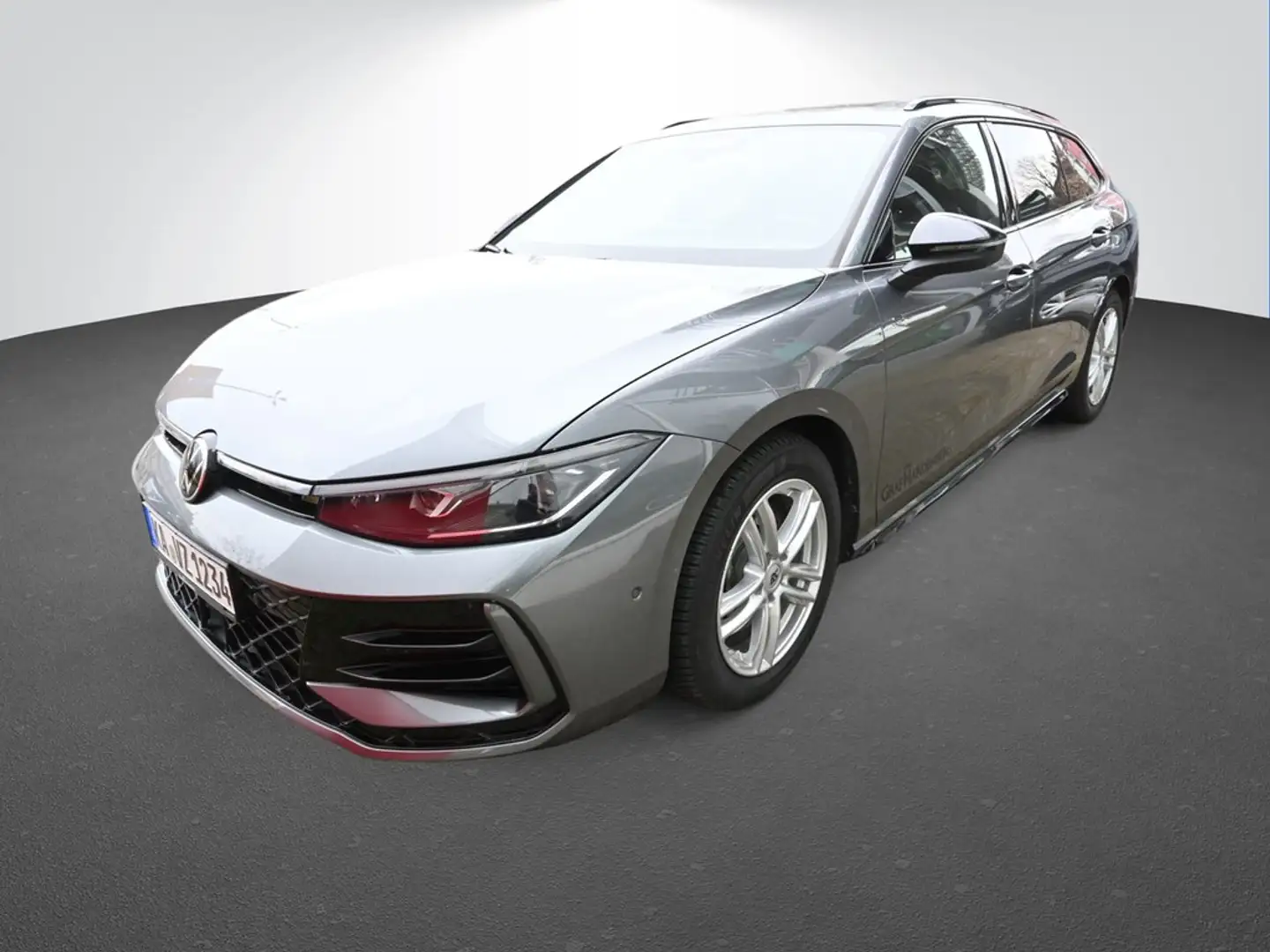 Volkswagen Passat Var 2.0 TDI Automatik R-Line 4Motion Grau - 1