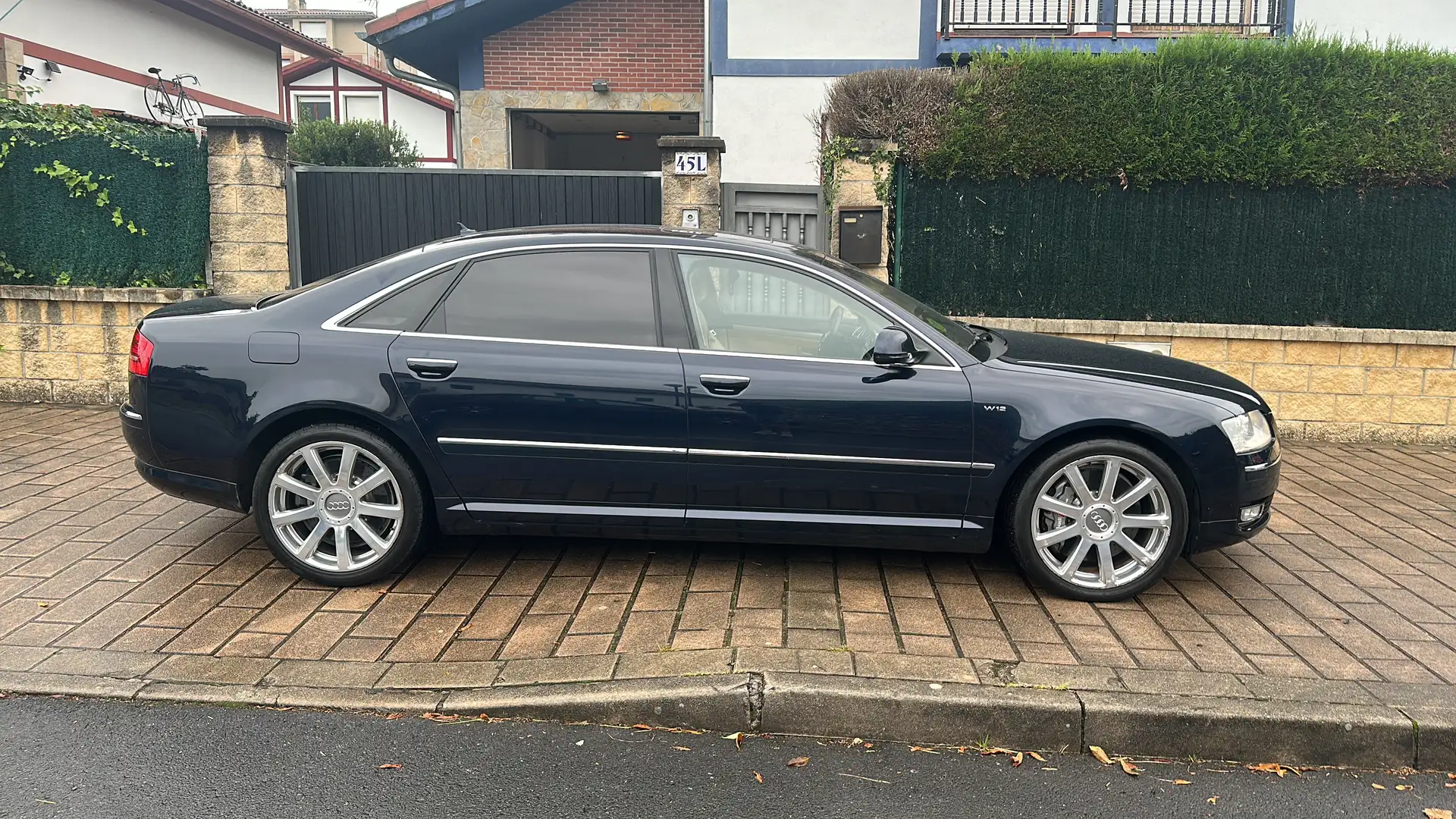 Audi A8 6.0 quattro Tiptronic - 2