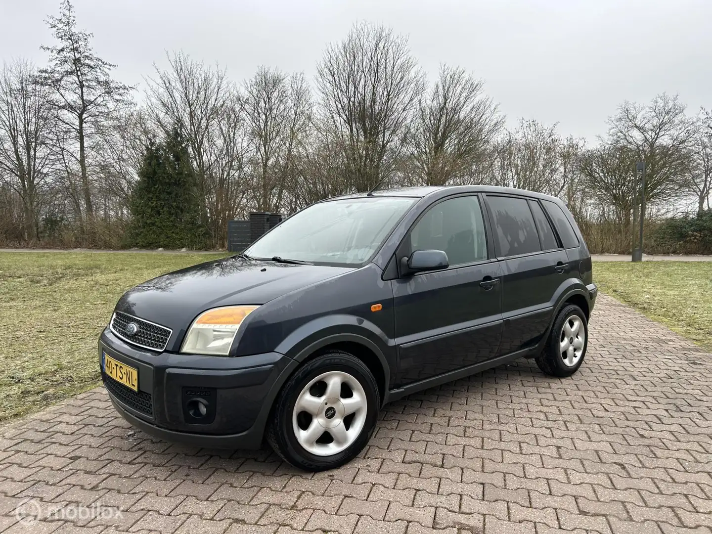 Ford Fusion 1.4-16V Futura, Nieuwe APK, Airco, Trekhaak Grau - 1