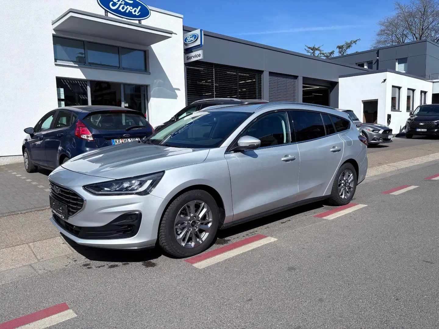 Ford Focus Turnier Titanium/Kamera/Winterpaket Plateado - 1
