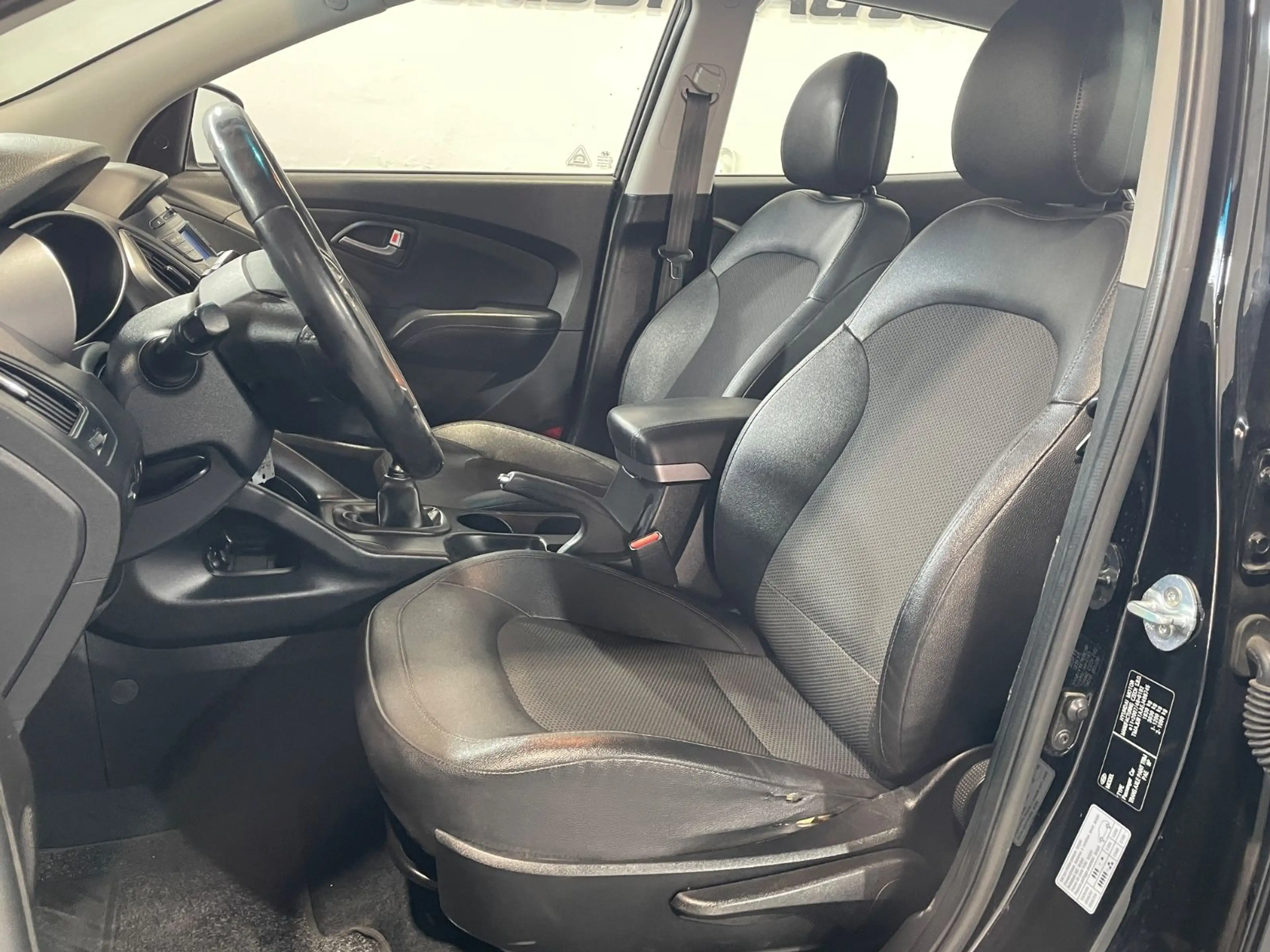 Hyundai iX35 FIFA World Cup Edition 2WD — photo 6