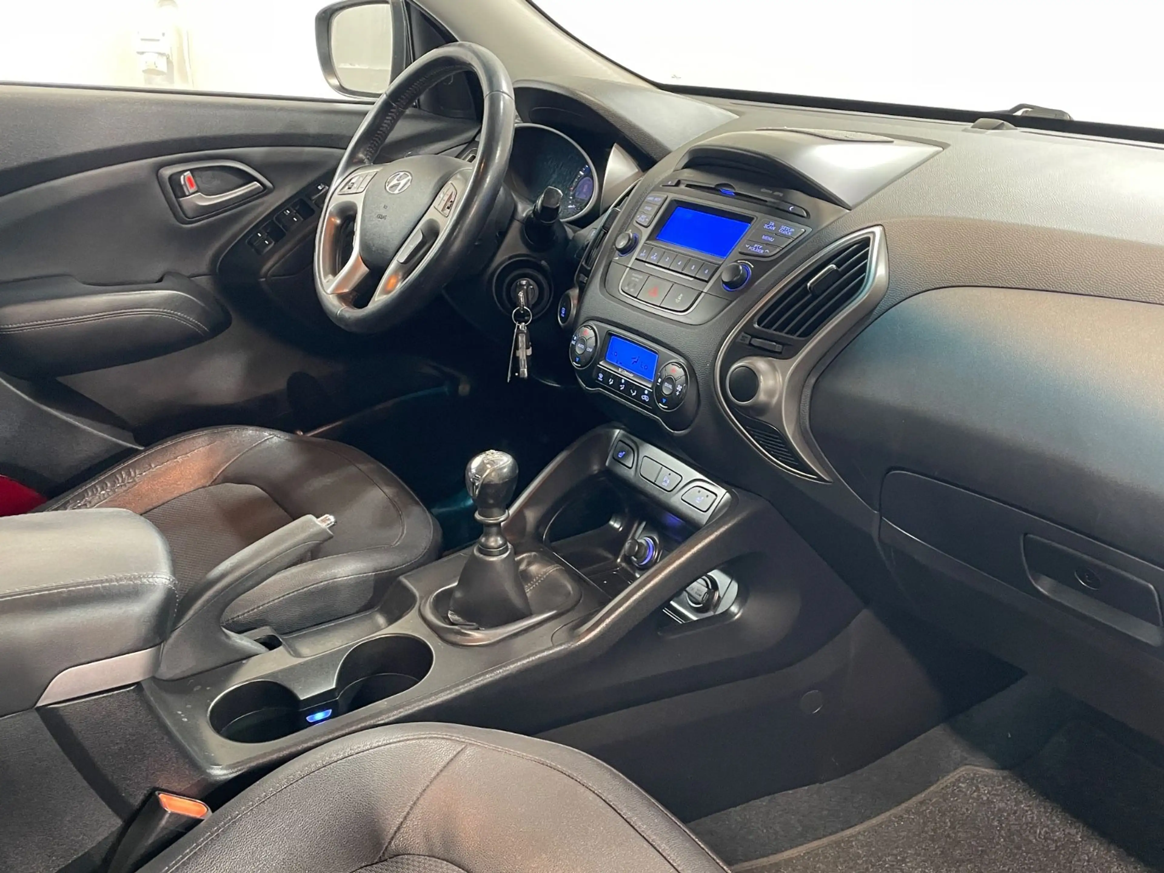 Hyundai iX35 FIFA World Cup Edition 2WD — photo 5