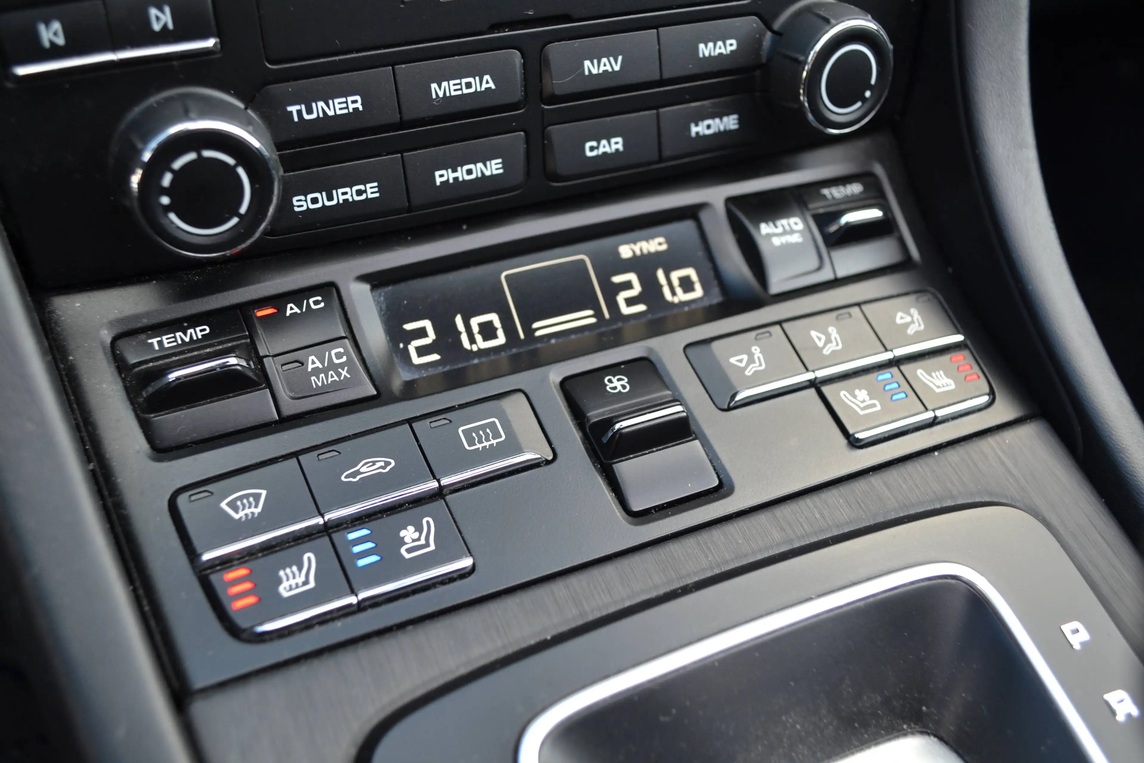 Porsche Targa 911 Carrera 4 GTS Targa 3.0 Turbo PDK — photo 15