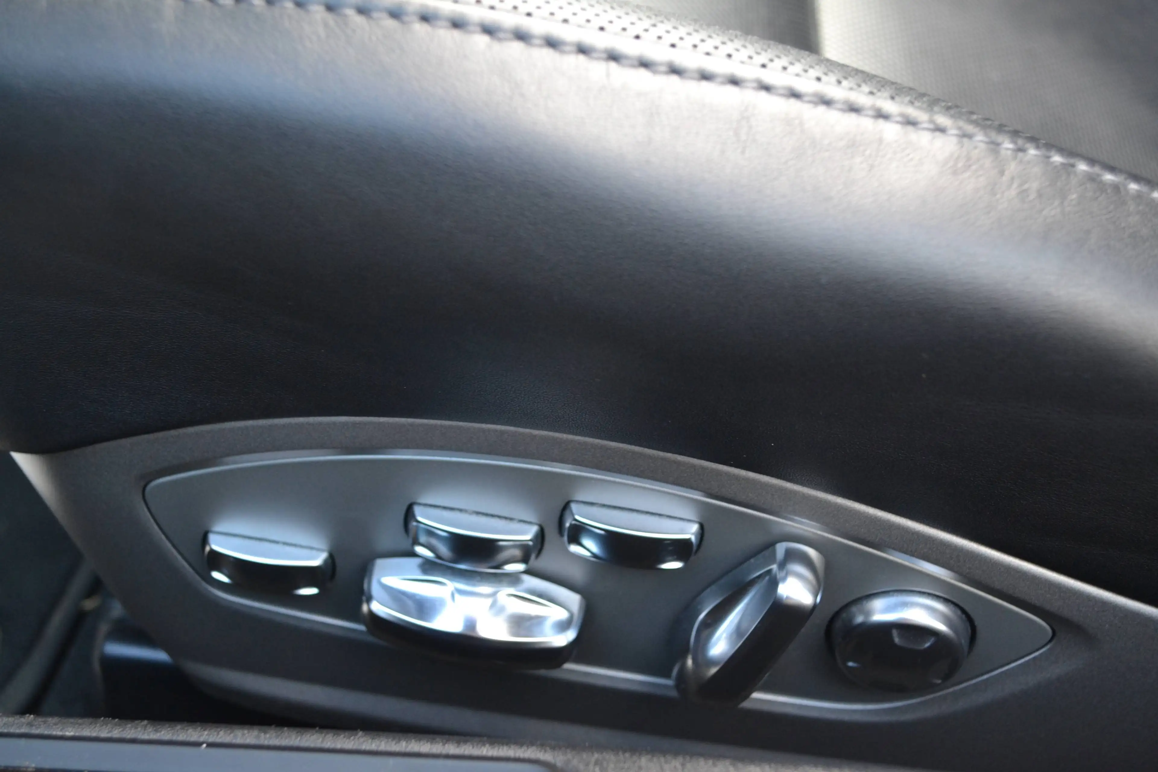 Porsche Targa 911 Carrera 4 GTS Targa 3.0 Turbo PDK — photo 12