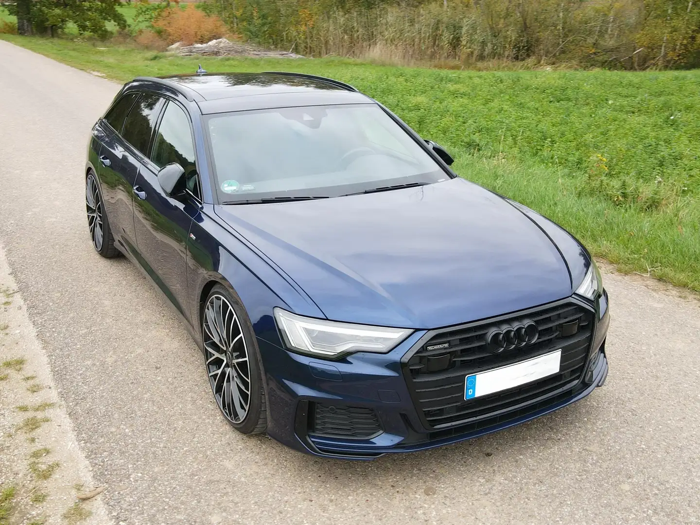 Audi A6 Avant Plug-in-Hybrid 55 TFSI e quattro S-line Blau - 1