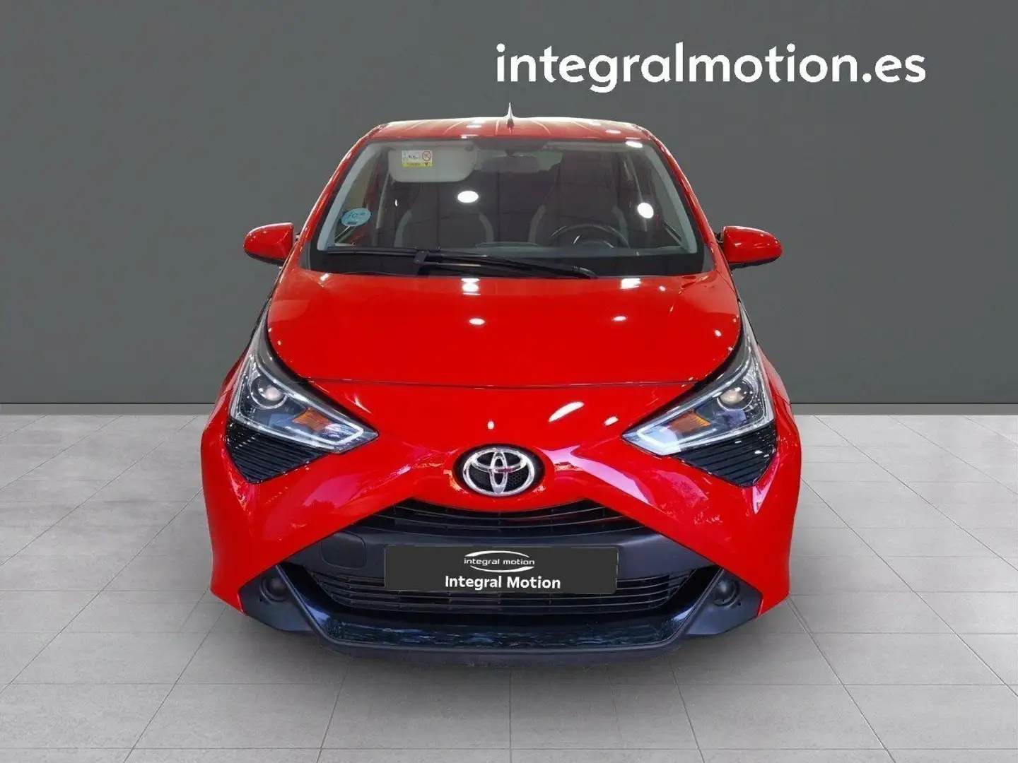 Toyota Aygo 70 x-play Rojo - 2