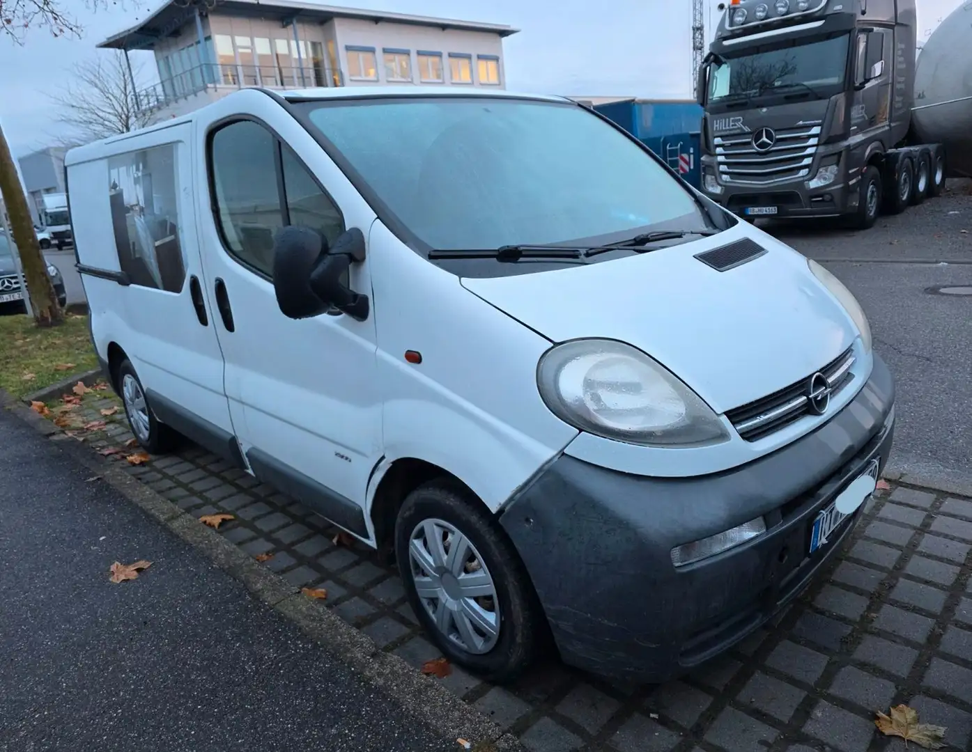 Opel Vivaro Kasten L1H1 2,9t/TÜV 02.2026/AHK/ANGEMELD Blanc - 1