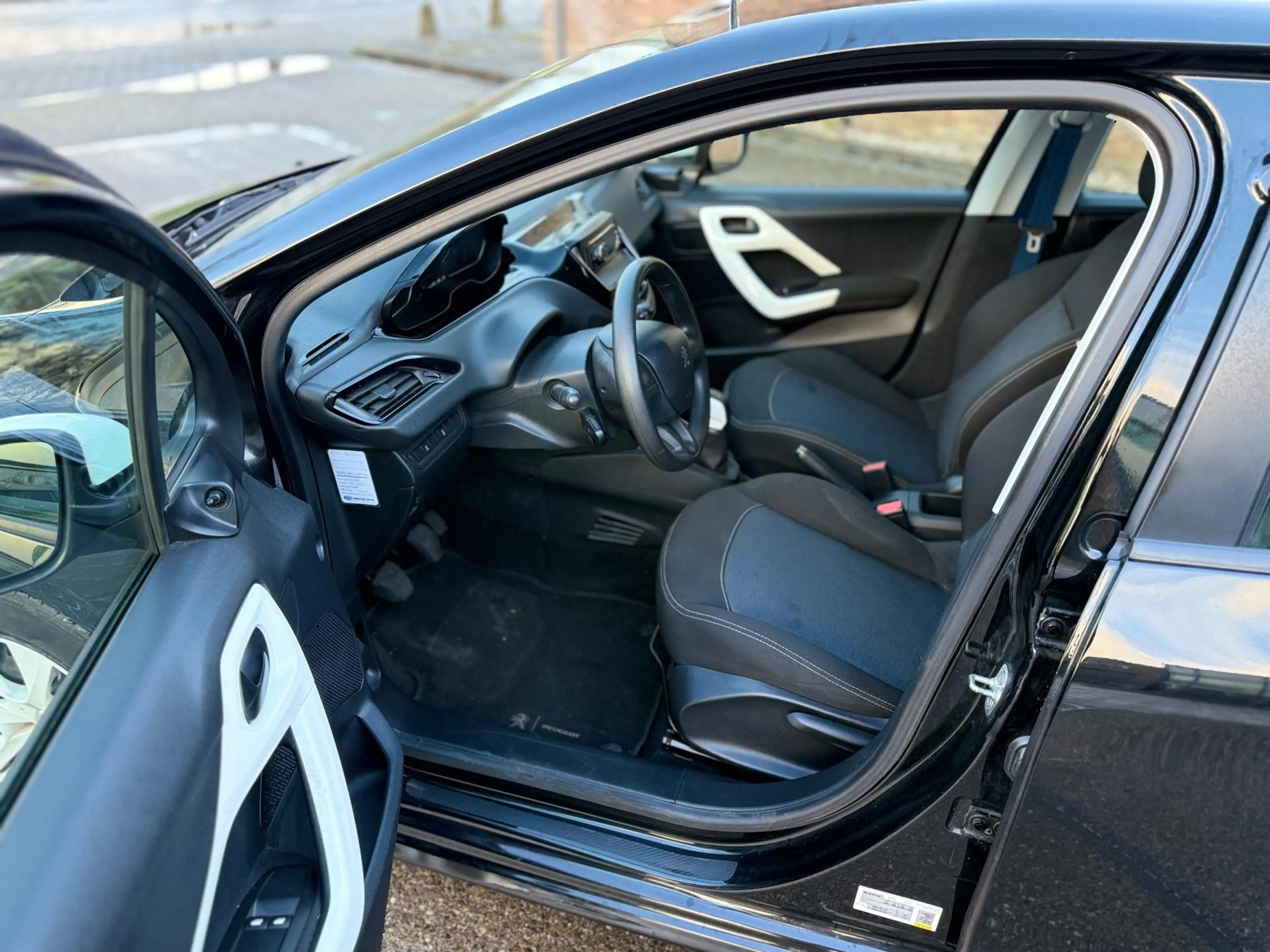 Peugeot 208 1.0 PureTech Access (( garantie ))) km n.a.p — photo 11