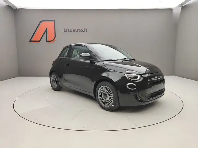 Fiat 500 view 3