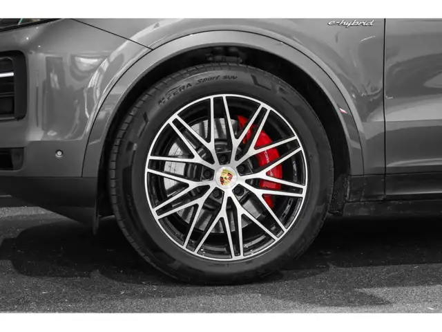 Porsche Cayenne view 8