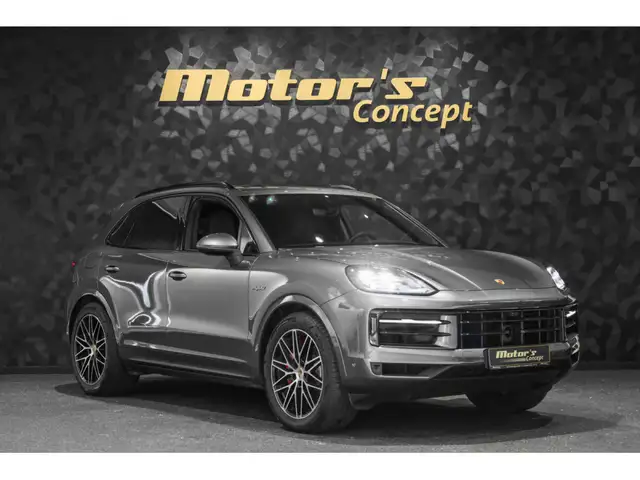 Porsche Cayenne view 6