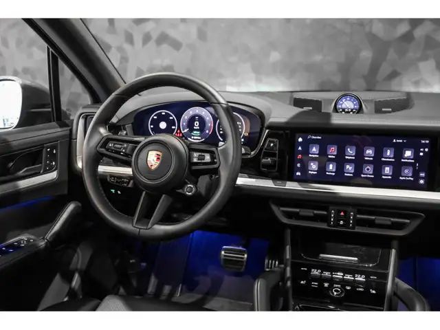 Porsche Cayenne view 15