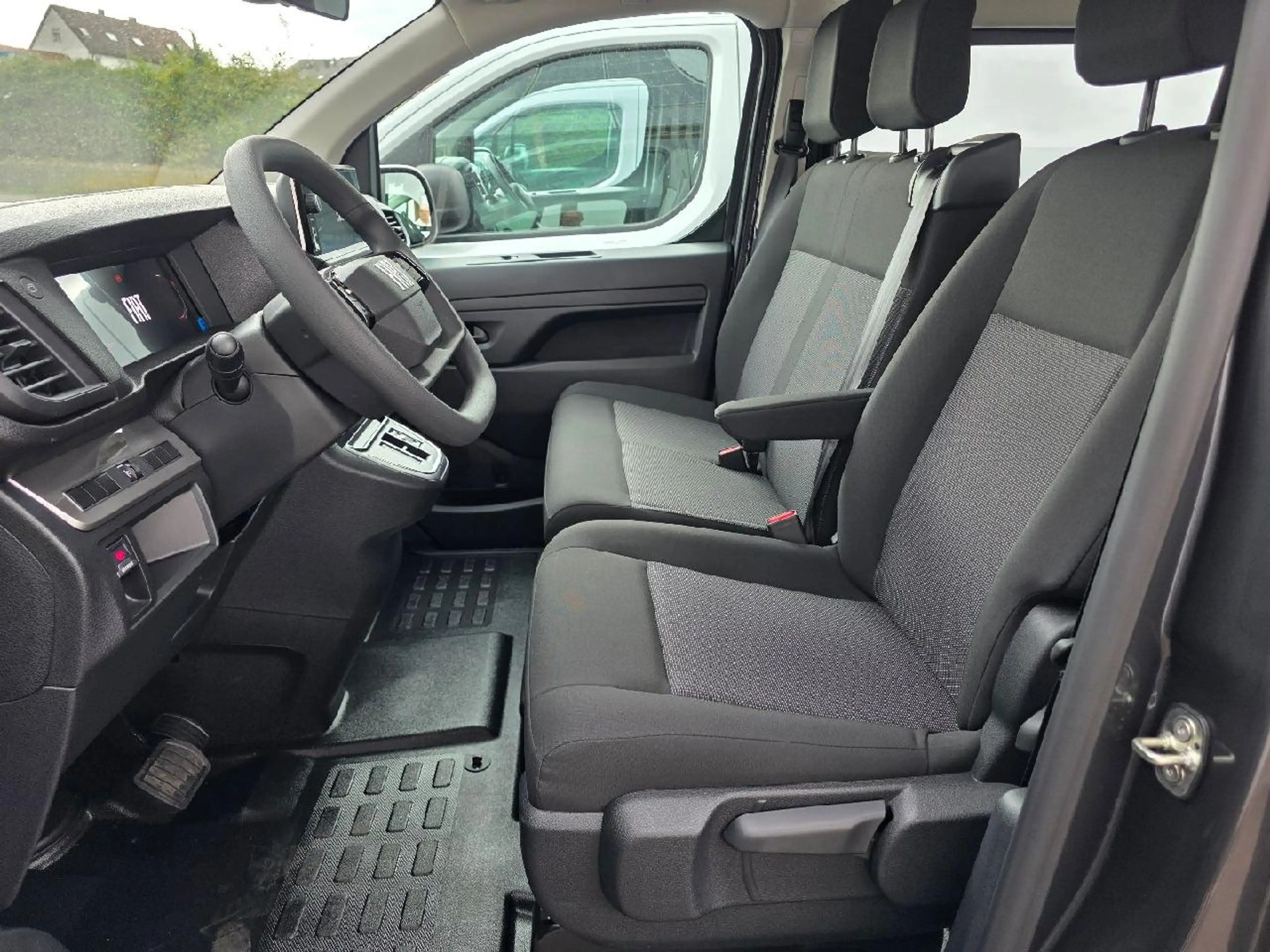Fiat Ulysse 180 BlueHDi L3 9-Sitzer Navi Carplay Klima PDC... — photo 5