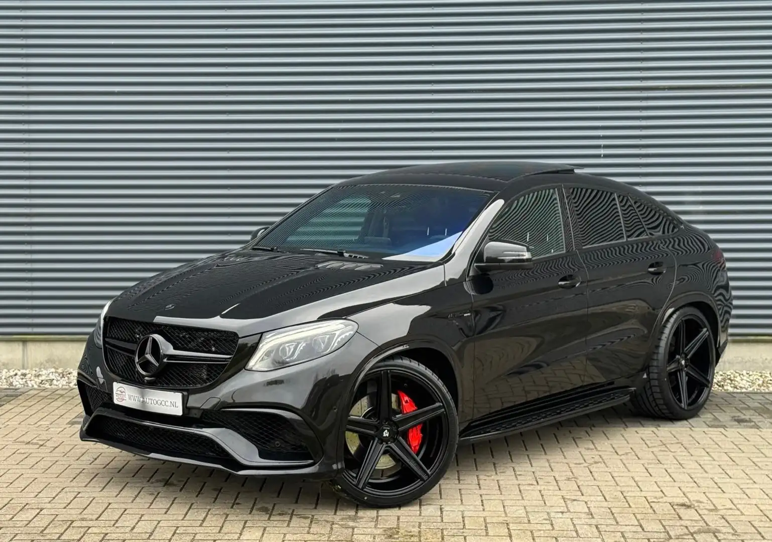 Mercedes-Benz GLE 63 AMG Coupé S 4MATIC 585PK PANO SOFTCLOSE BLACKPACK 23IN Zwart - 2