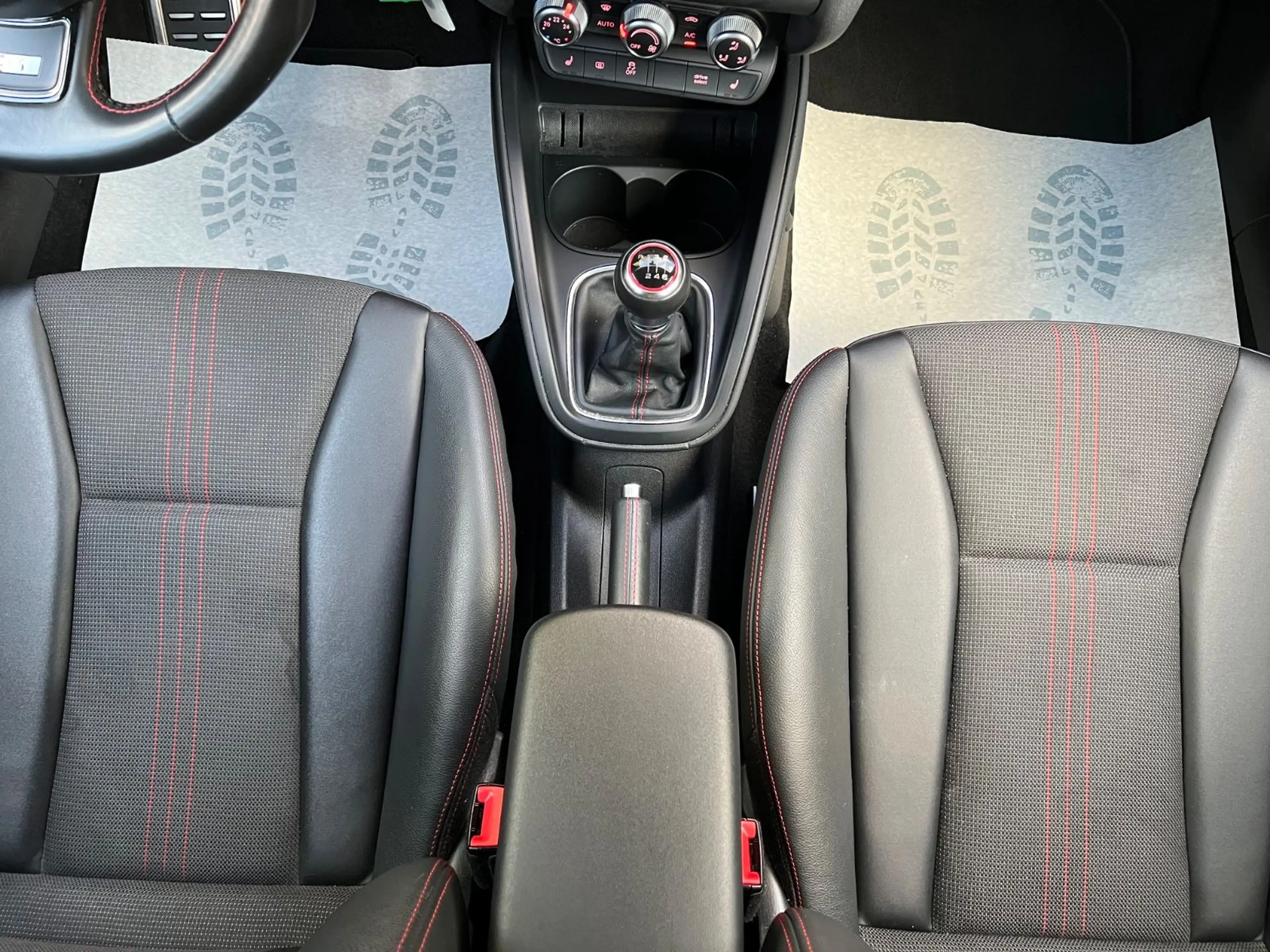 Audi S1 2.0TFSI quattroSportback*2Hand*TüvNeu*LED*Nav — photo 14