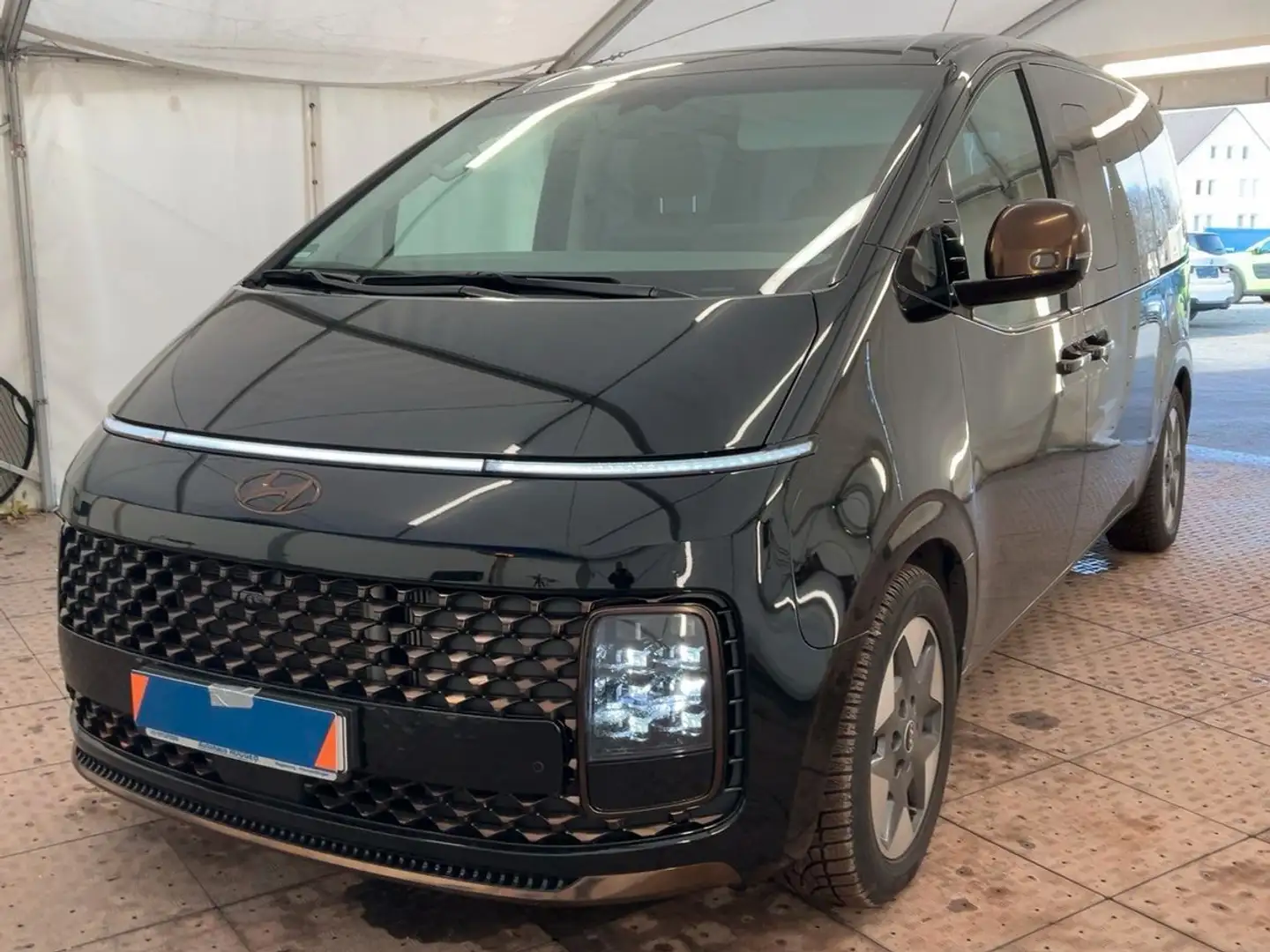 Hyundai STARIA SIGNATURE 4WD LEDER RELAX GLASDACH 360CAM Noir - 1