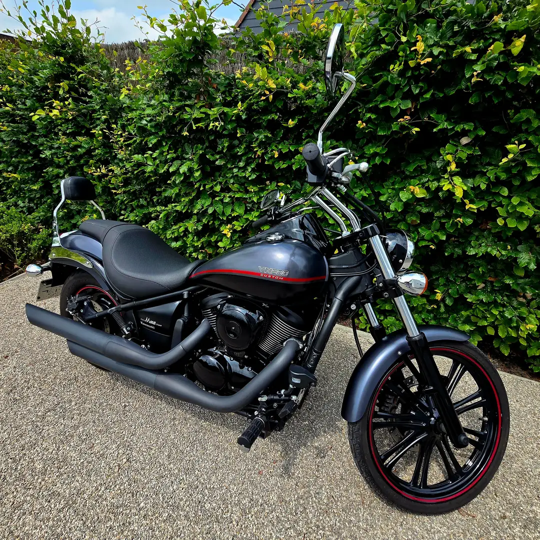 Kawasaki Vulcan 900 VN900 Custom Noir - 2