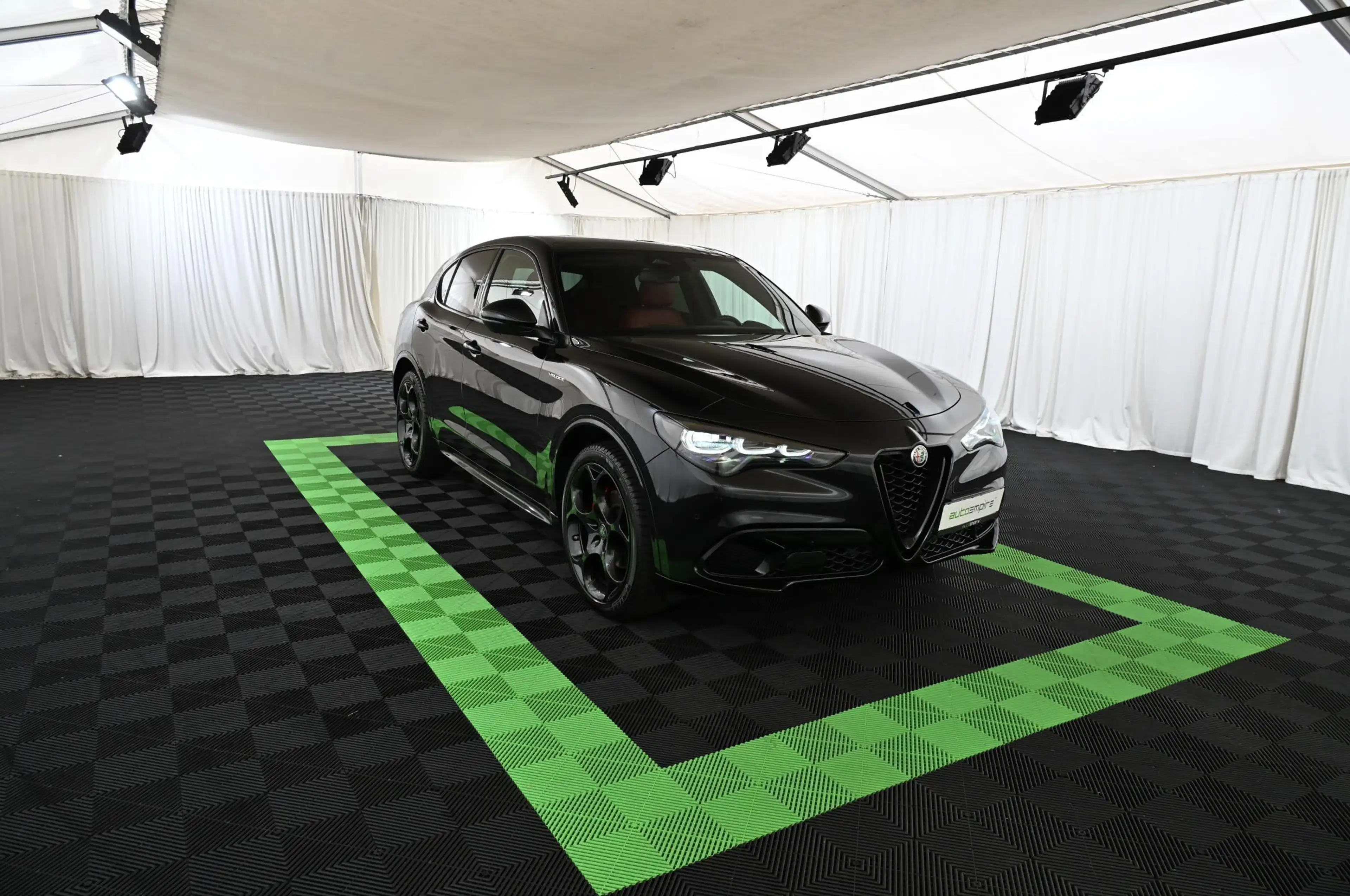 Alfa Romeo Stelvio 2.2 Q4 AT8 Veloce LED/NAVI/PANO/AHK/21 — photo 4
