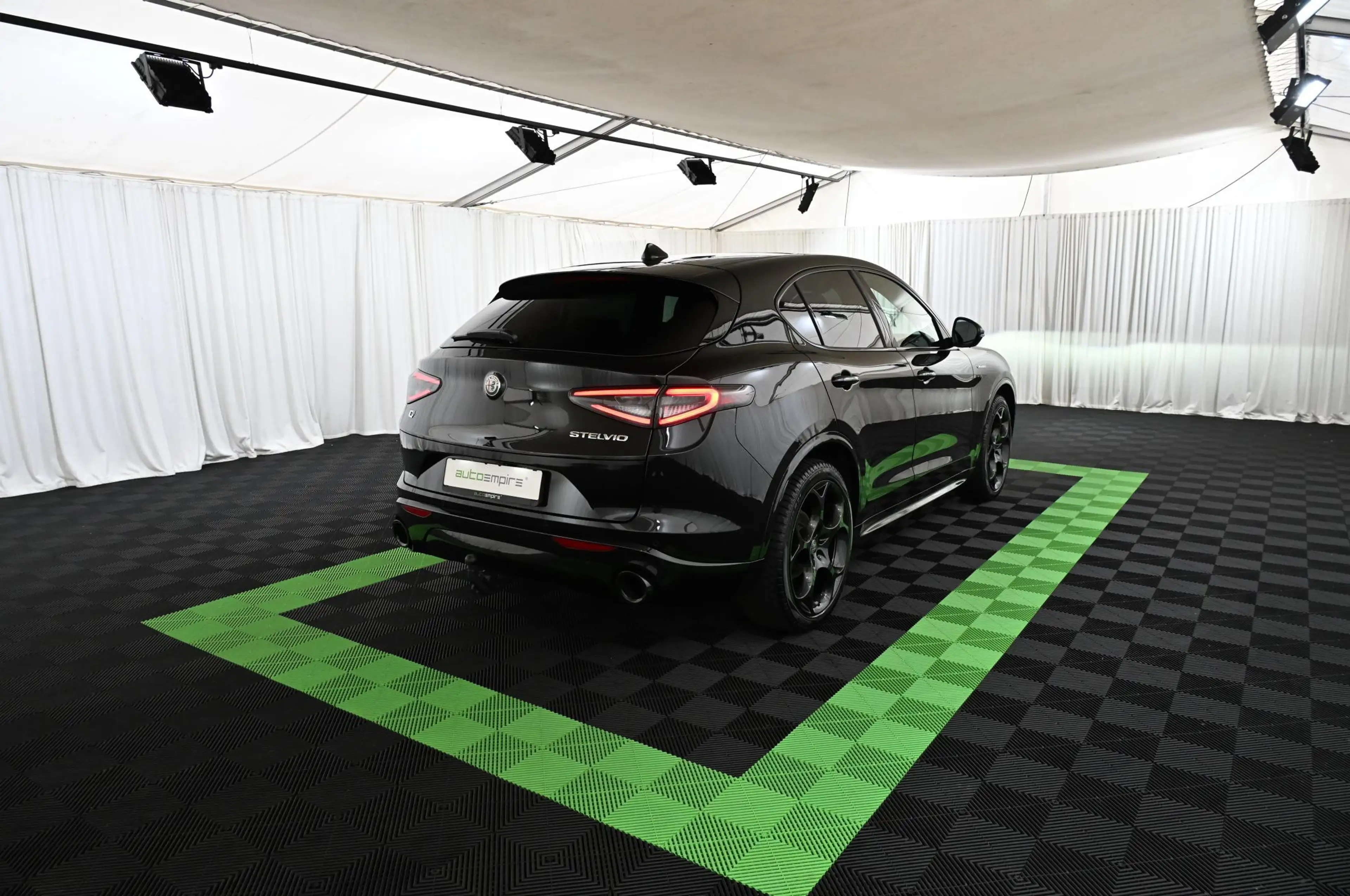 Alfa Romeo Stelvio 2.2 Q4 AT8 Veloce LED/NAVI/PANO/AHK/21 — photo 5