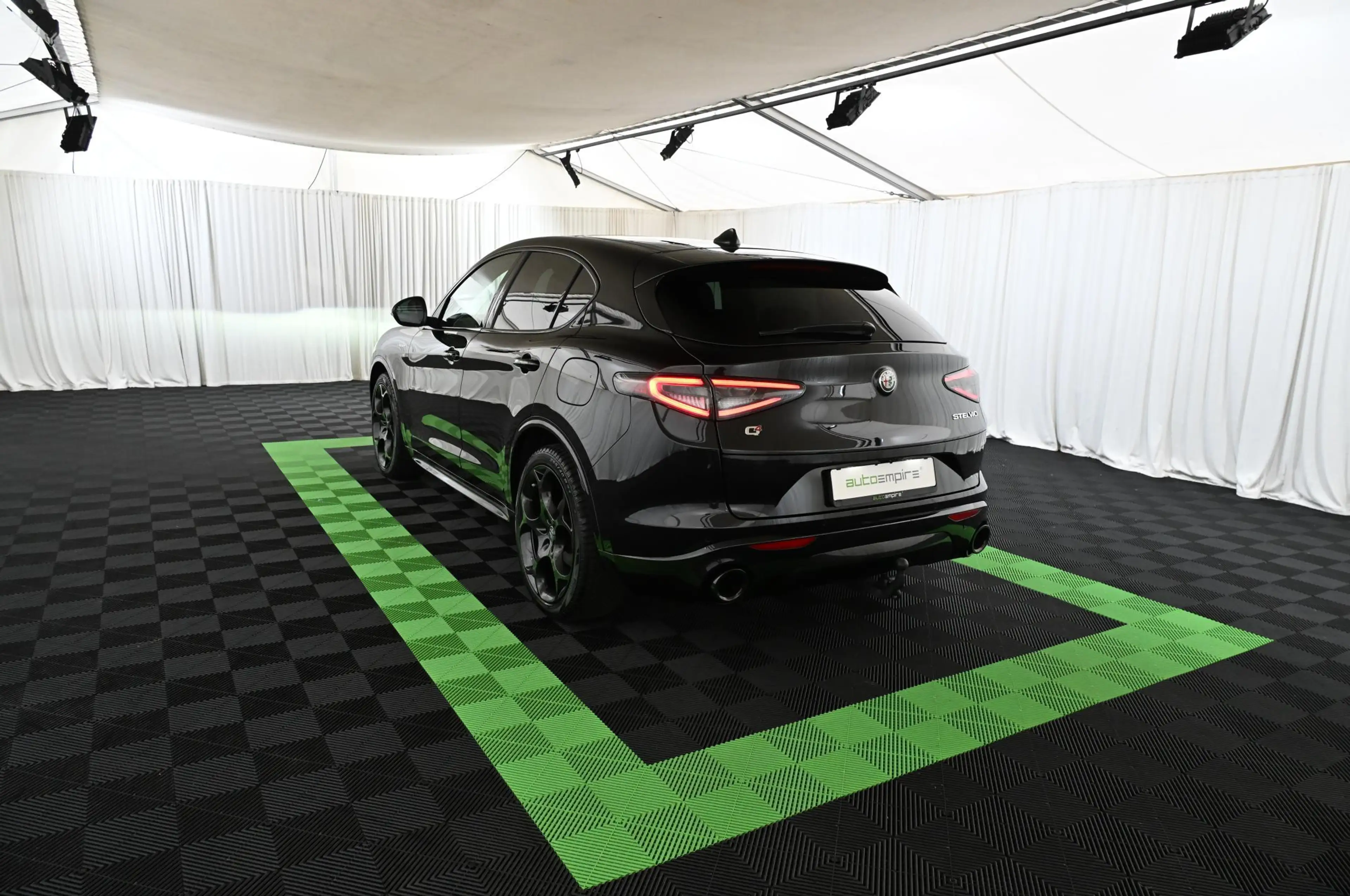 Alfa Romeo Stelvio 2.2 Q4 AT8 Veloce LED/NAVI/PANO/AHK/21 — photo 6