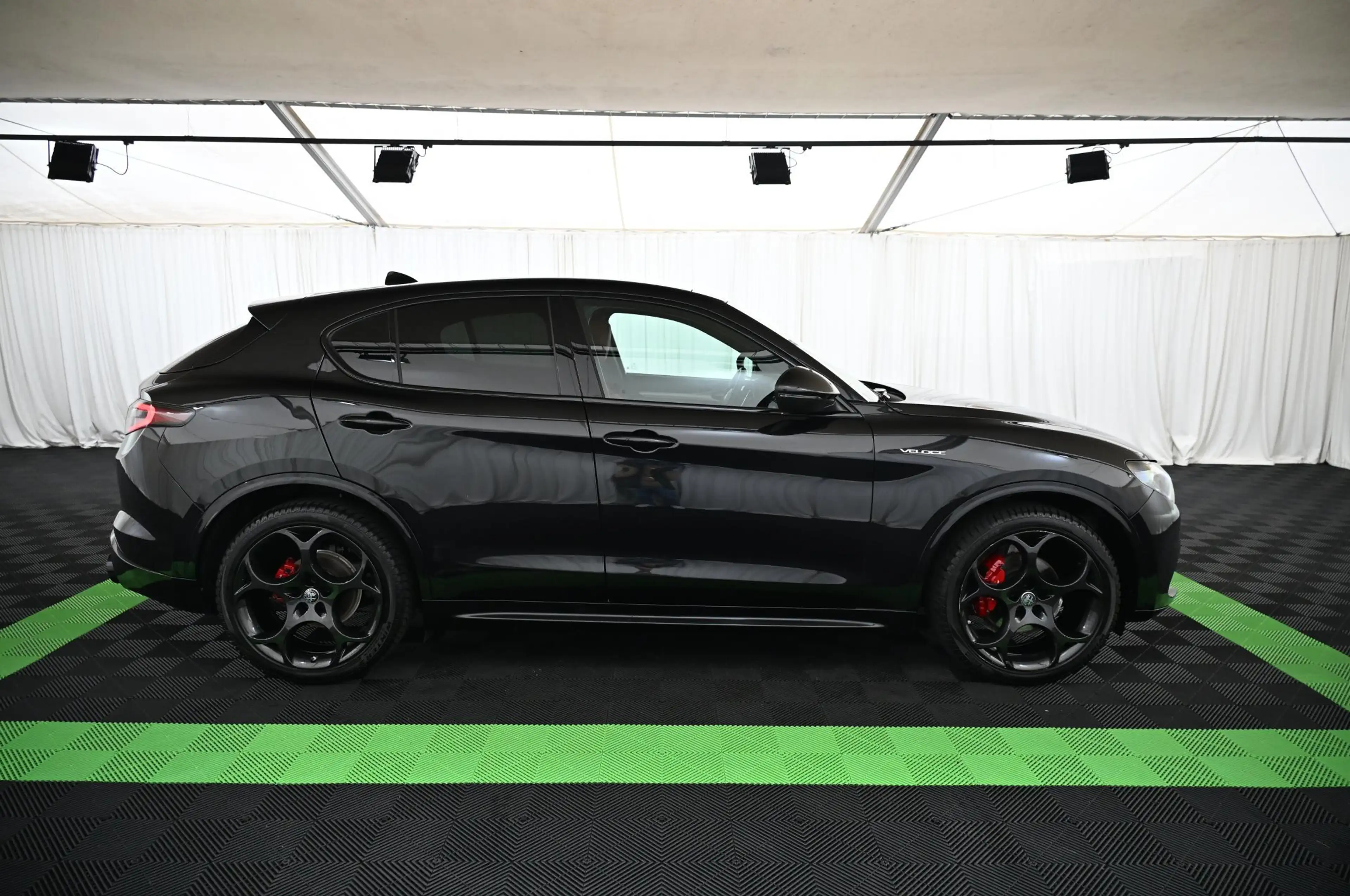 Alfa Romeo Stelvio 2.2 Q4 AT8 Veloce LED/NAVI/PANO/AHK/21 — photo 8