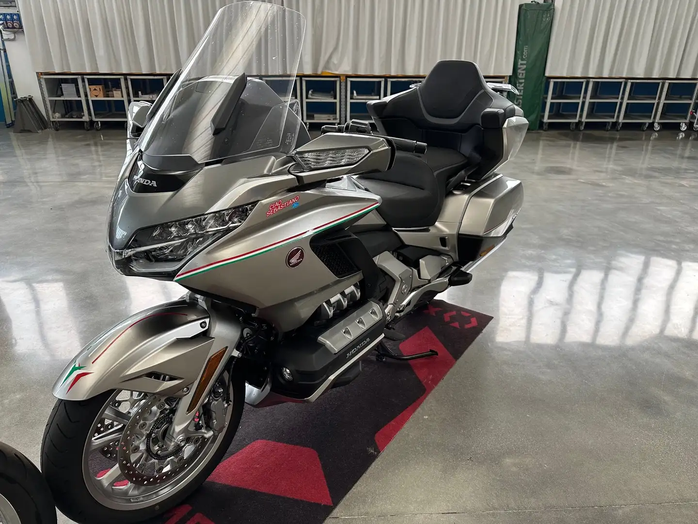 Honda Gold Wing Zilver - 1