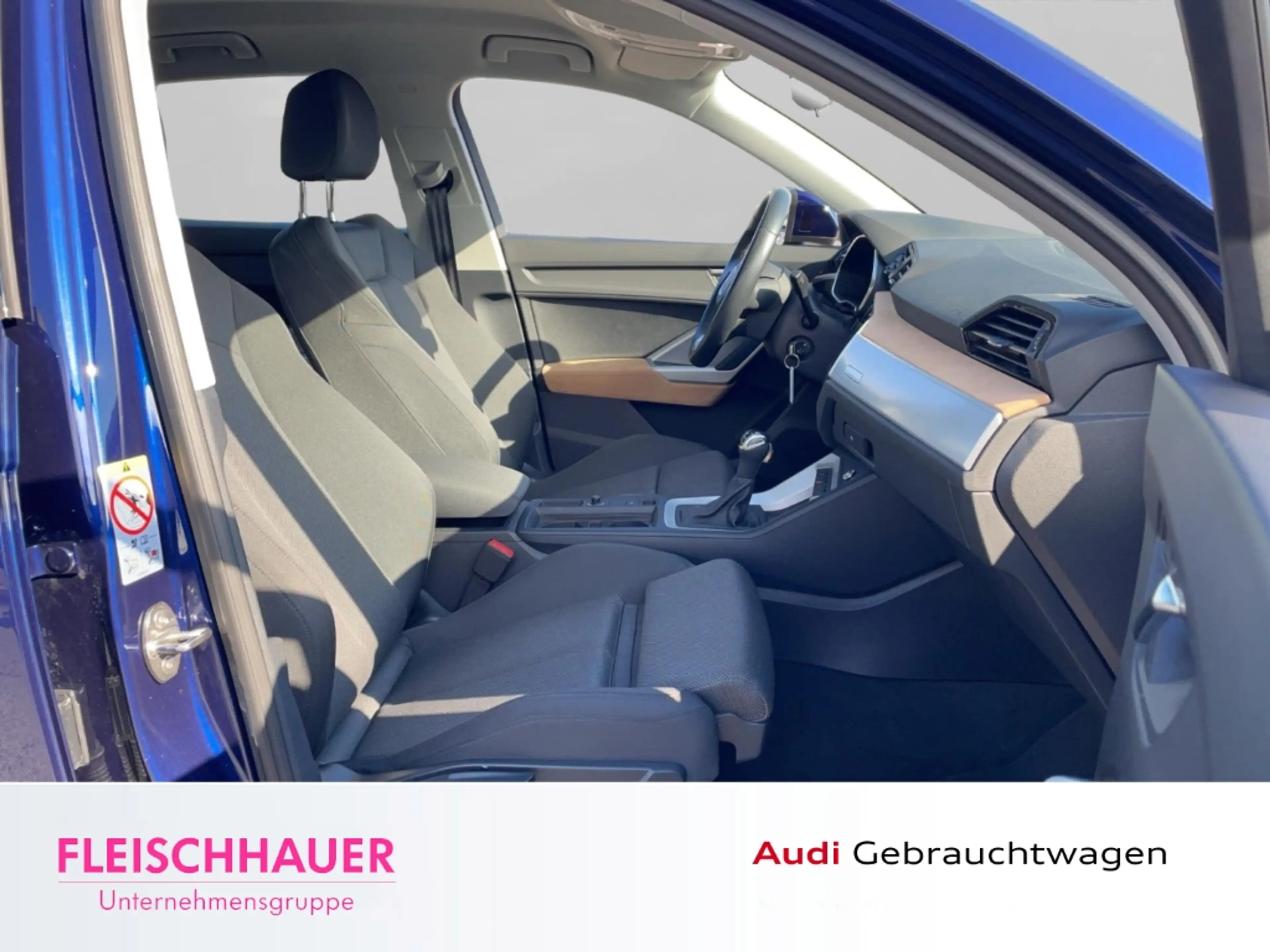 Audi Q3 40 TFSI quattro advanced AHKschwenk SHZ Sportsitze — photo 11