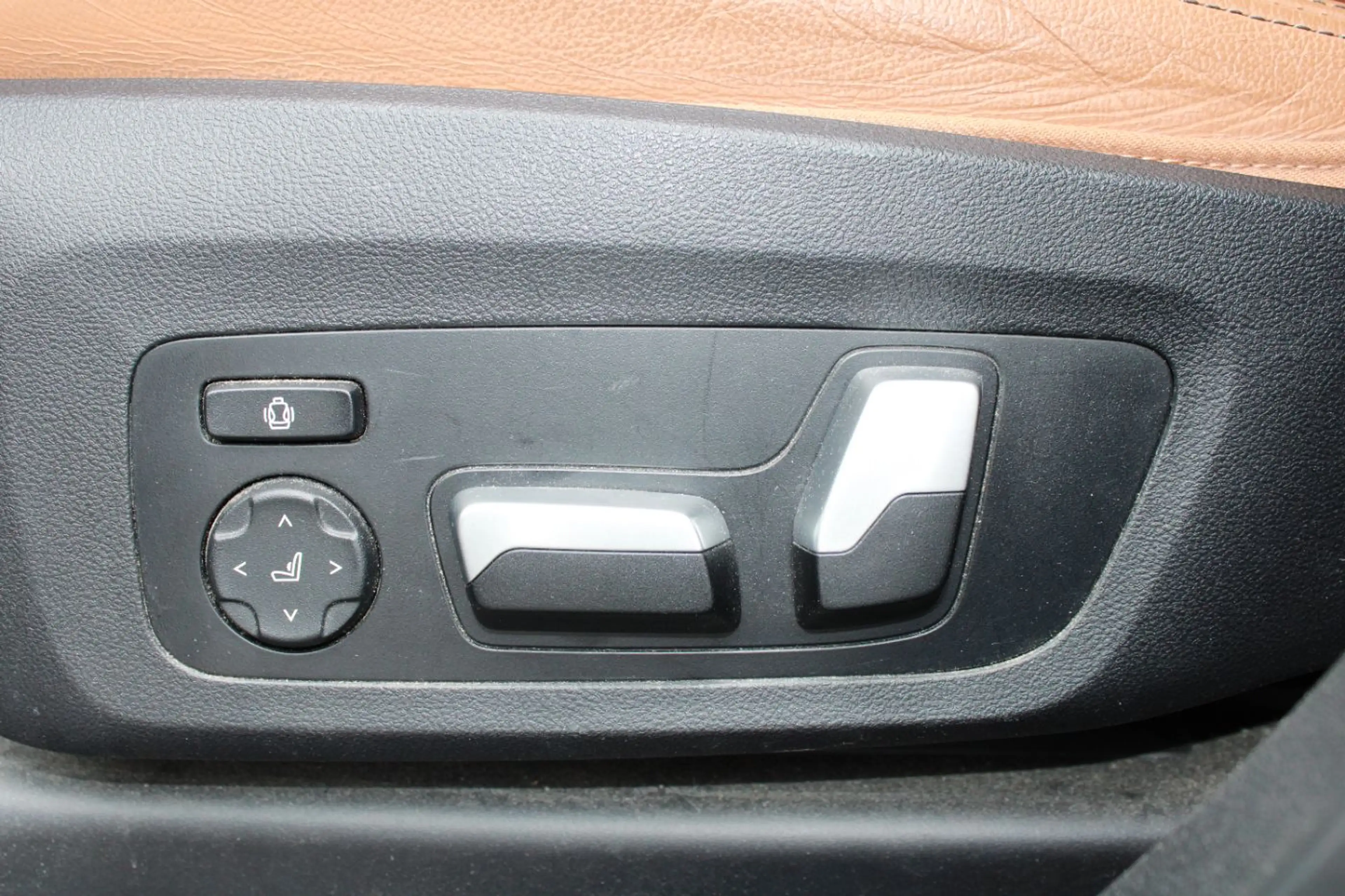 BMW iX3 HUD H&K AHK DAB 360° LED Gestiksteuerung — photo 9