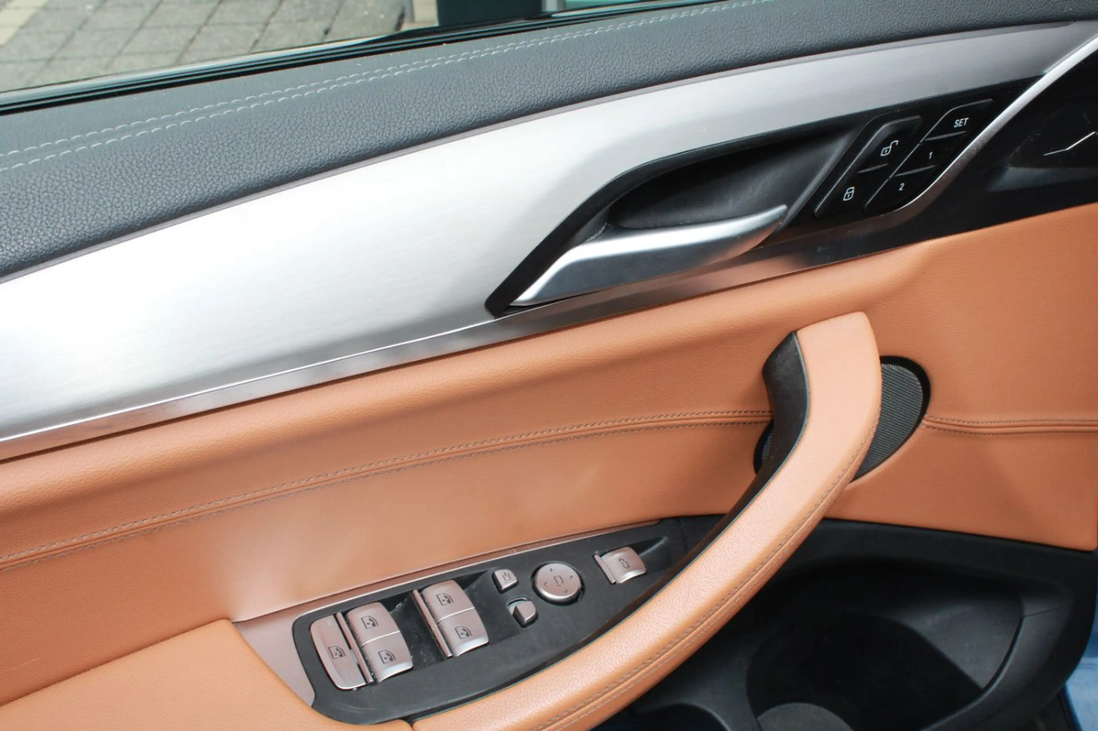 BMW iX3 HUD H&K AHK DAB 360° LED Gestiksteuerung — photo 6