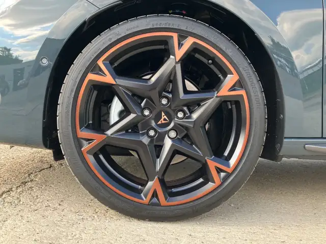 Cupra Leon view 13