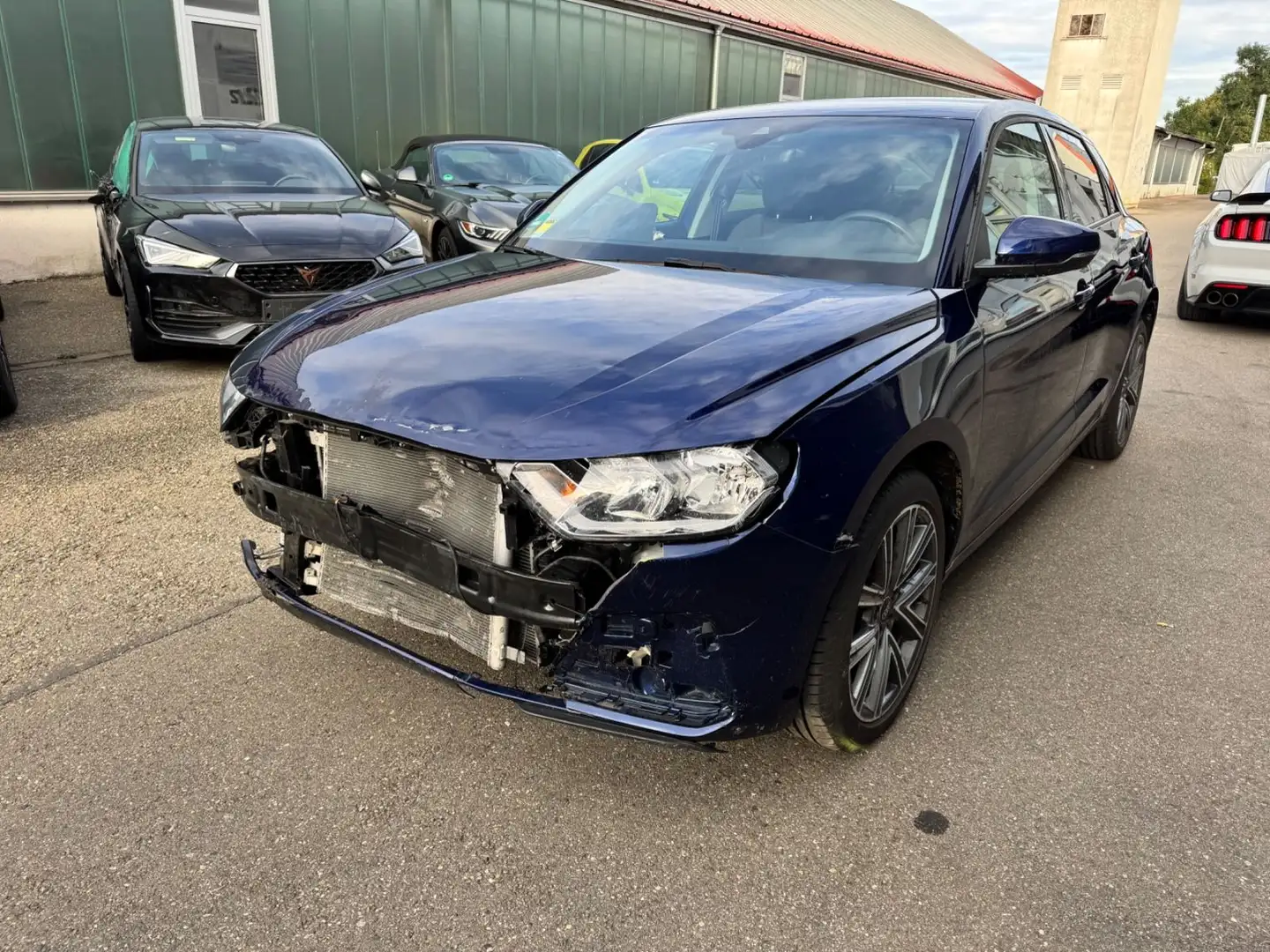 Audi A1 Sportback 25 TFSI advanced Blau - 1