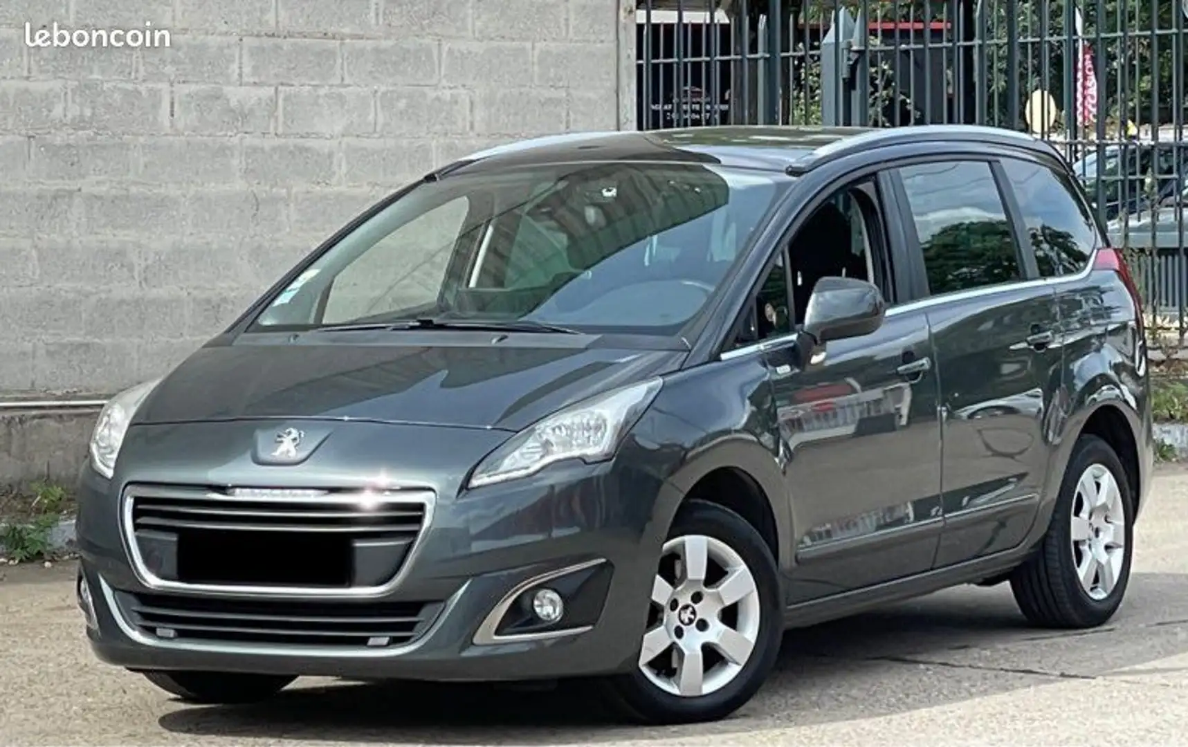 Peugeot 5008 1.6 e-HDi 120CV Phase 2 STYLE 7 PLACES Année 04-2015 197.000KM Certifié Garantie 3 Mois Grau - 1