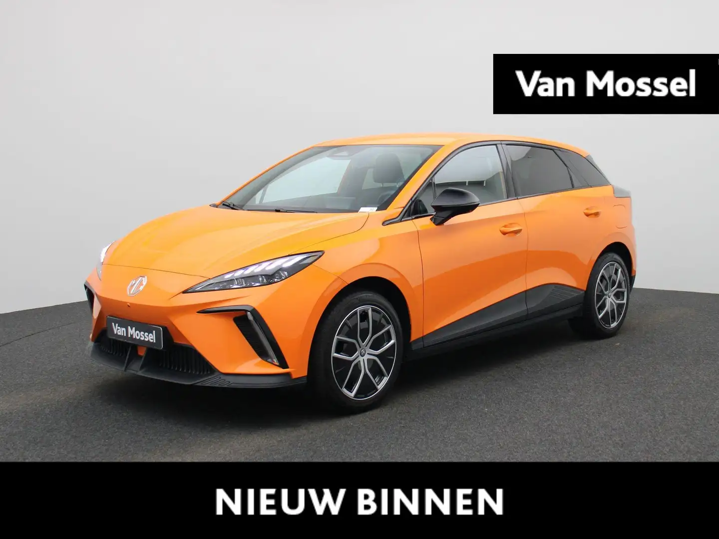 MG MG4 Electric Luxury 64 kWh Oranje - 1