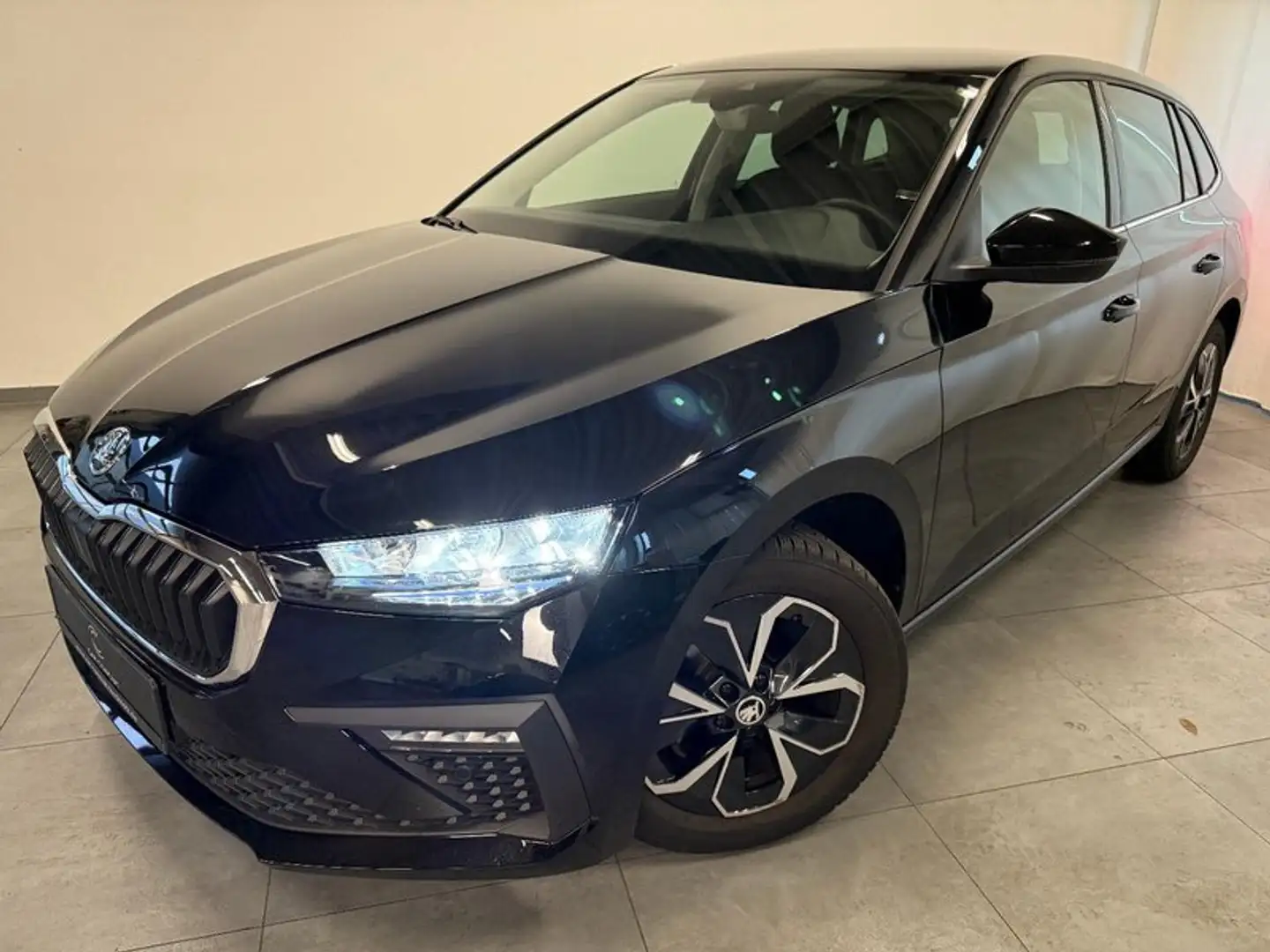 Skoda Scala Selection 1.0 TSI DSG AHK ACC KAMERA Schwarz - 1
