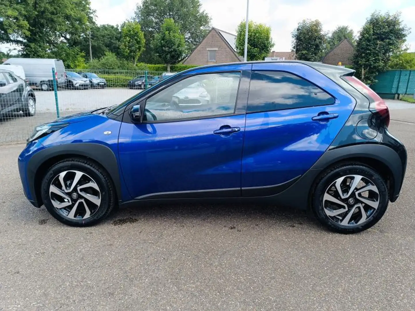 Toyota Aygo X Pulse nieuw Bleu - 2