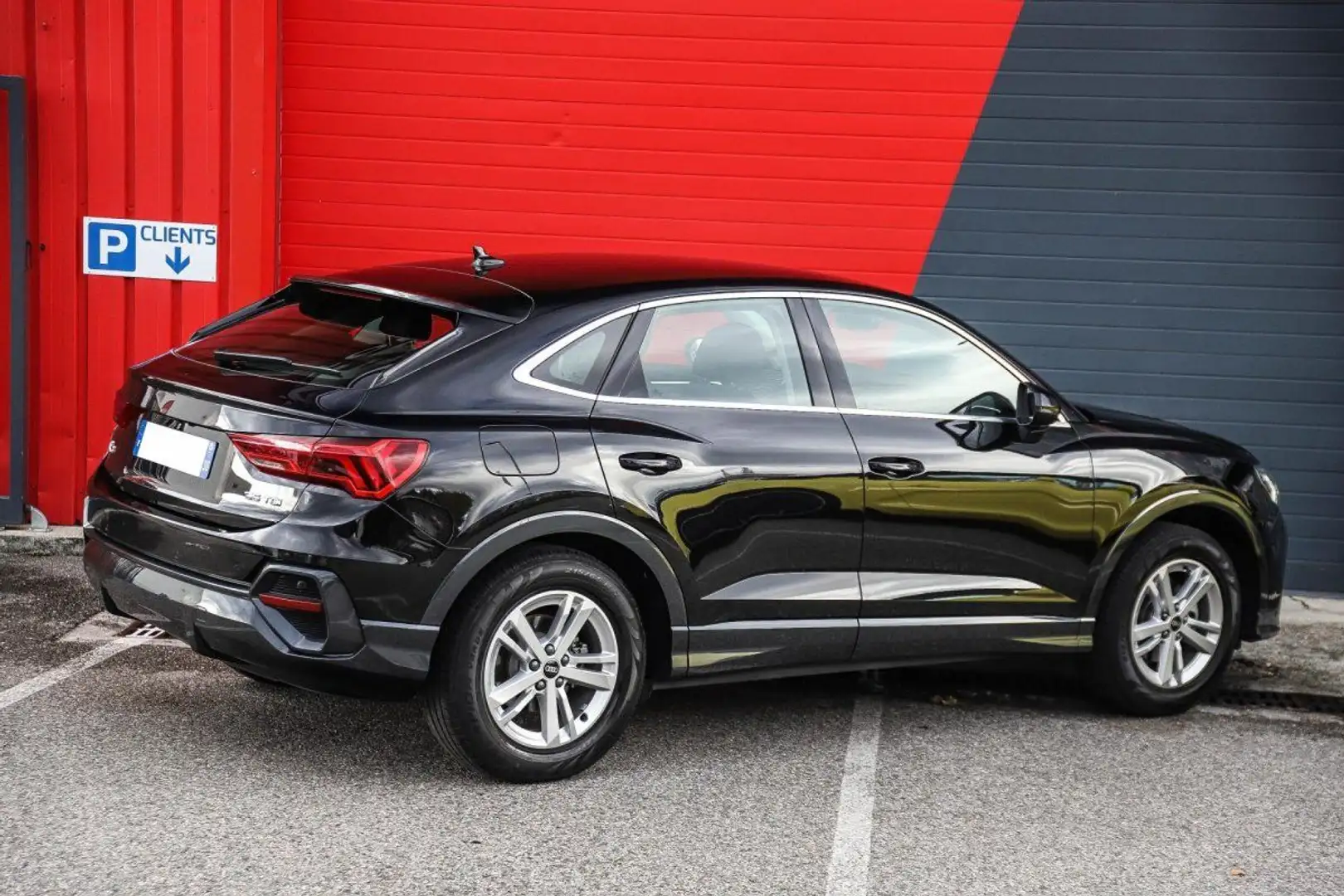 Audi Q3 2.0 35 TDI 150 S-tronic Business Line CAMERA GPS Noir - 2