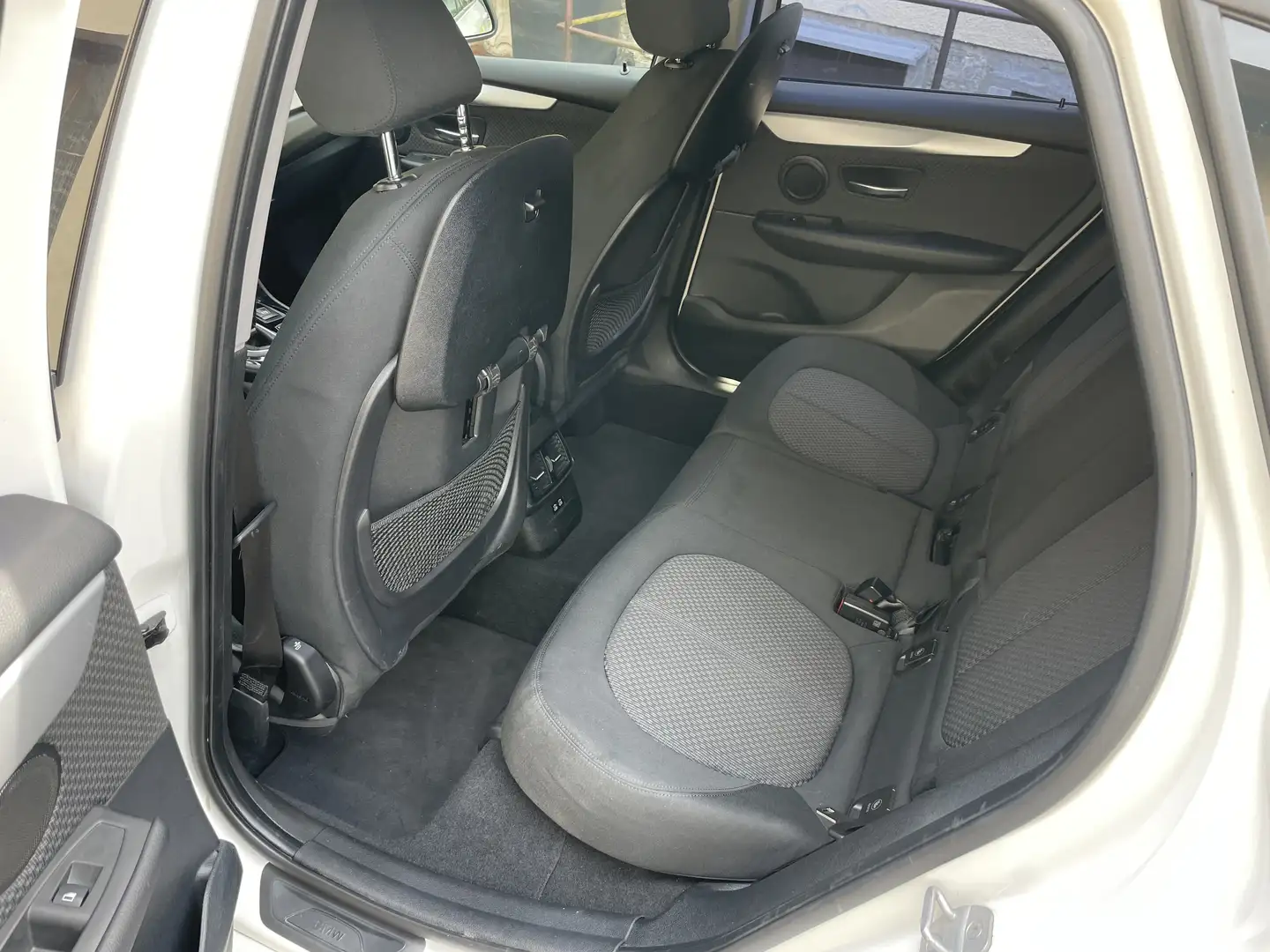 BMW 220 220i Active Tourer Sport-Aut. Luxury Line Alb - 2