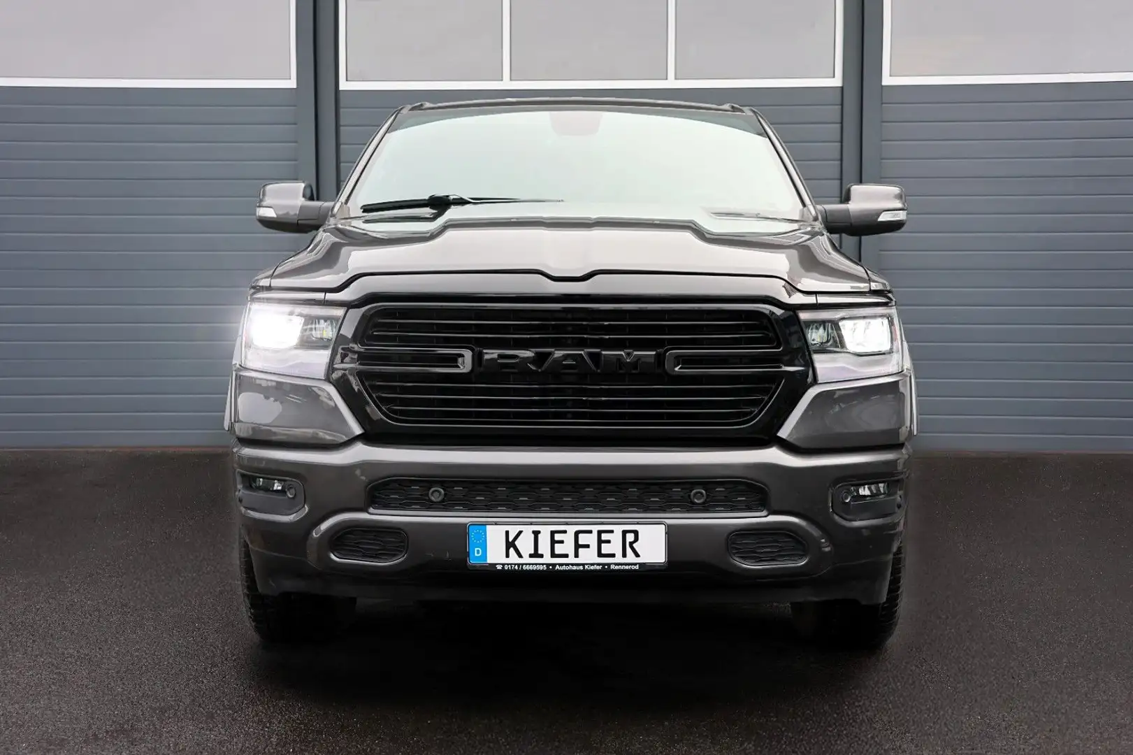 Dodge RAM 5.7L Laramie/4x4/Alpine/AHK/SHZ/SBL/TOTW/R20 Grau - 2