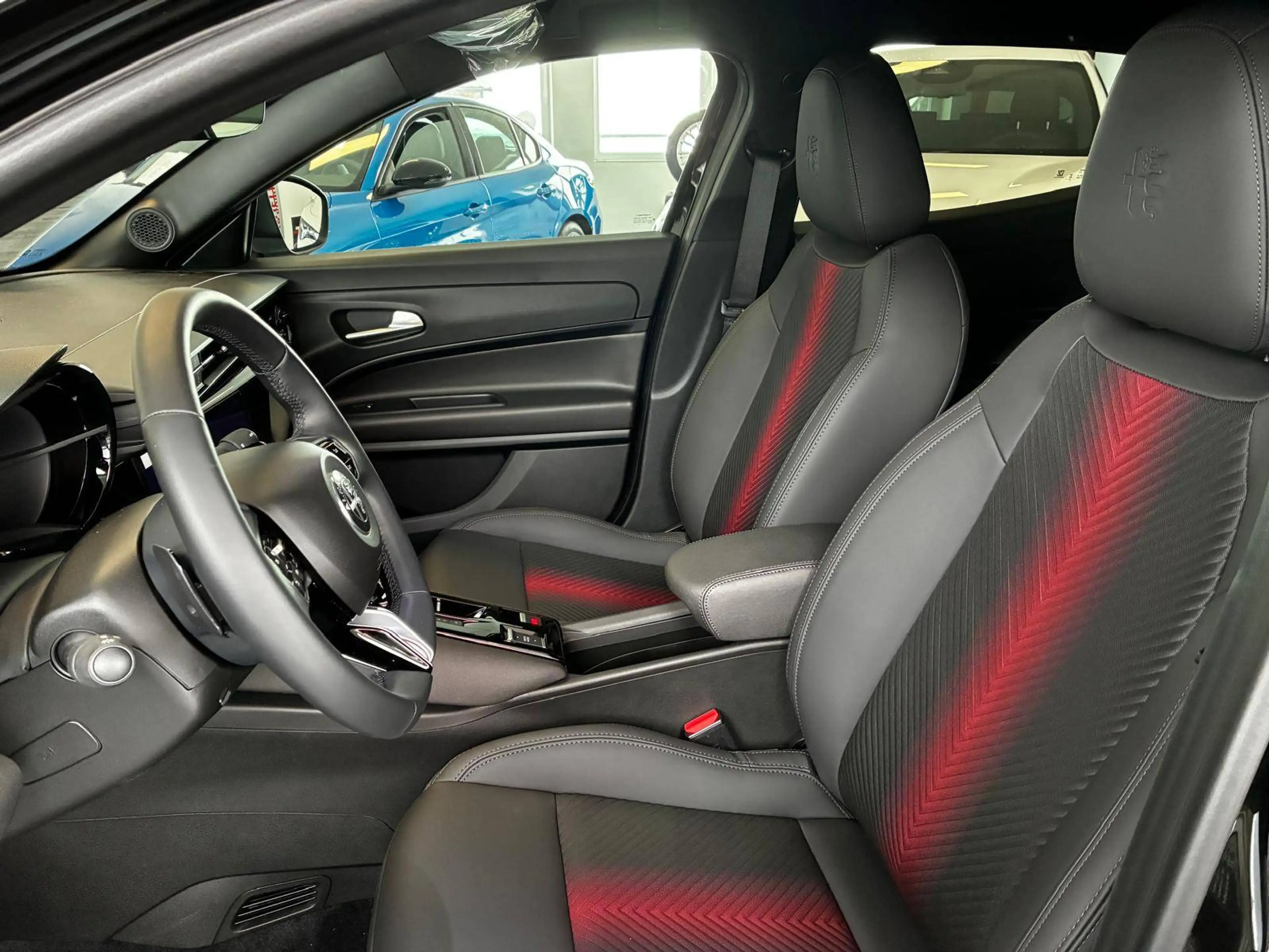 Alfa Romeo Junior Junior Ibrida Speciale 1.2 MHEV e-DCT6 Speciale — photo 15