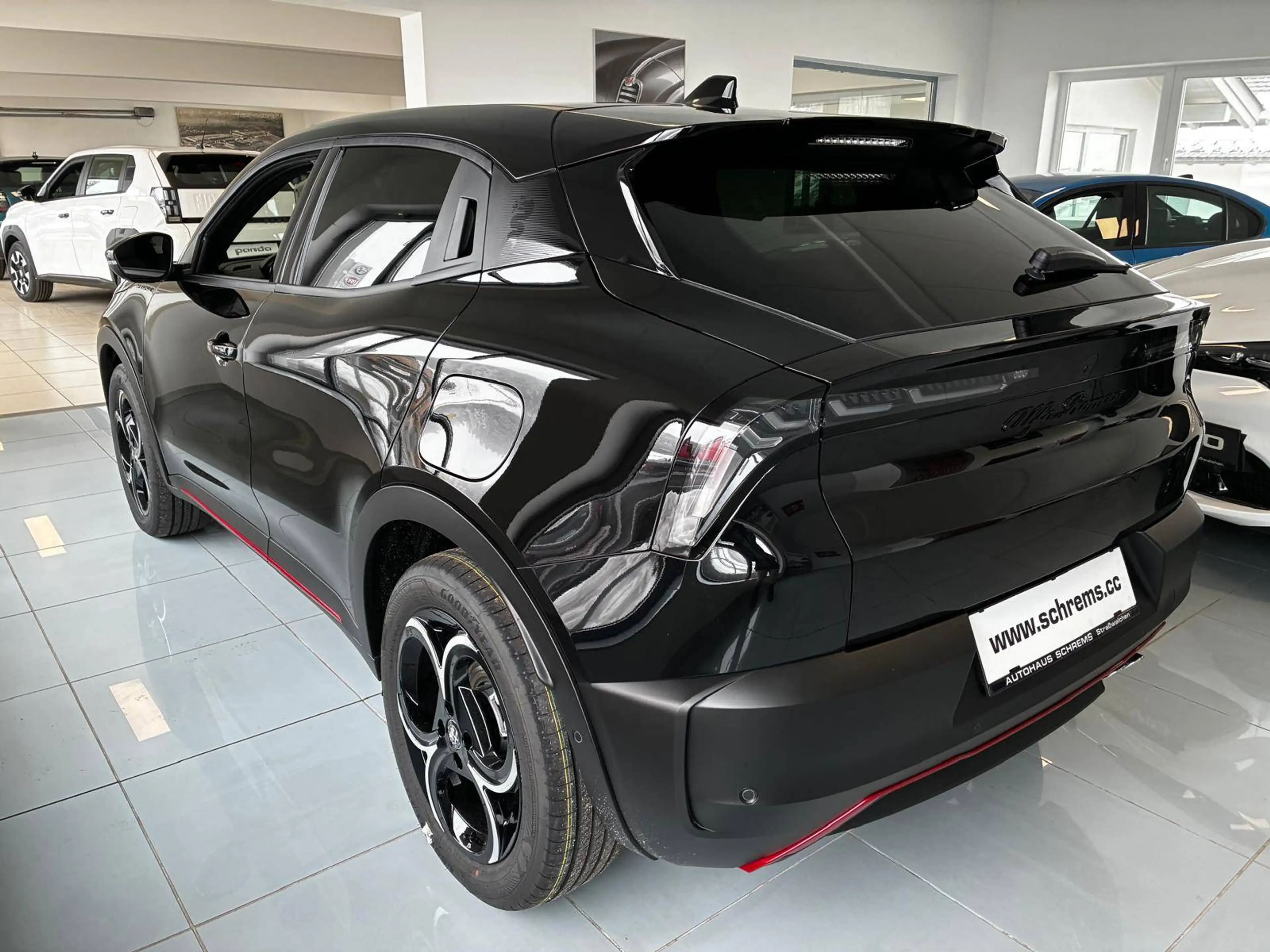 Alfa Romeo Junior Junior Ibrida Speciale 1.2 MHEV e-DCT6 Speciale — photo 2