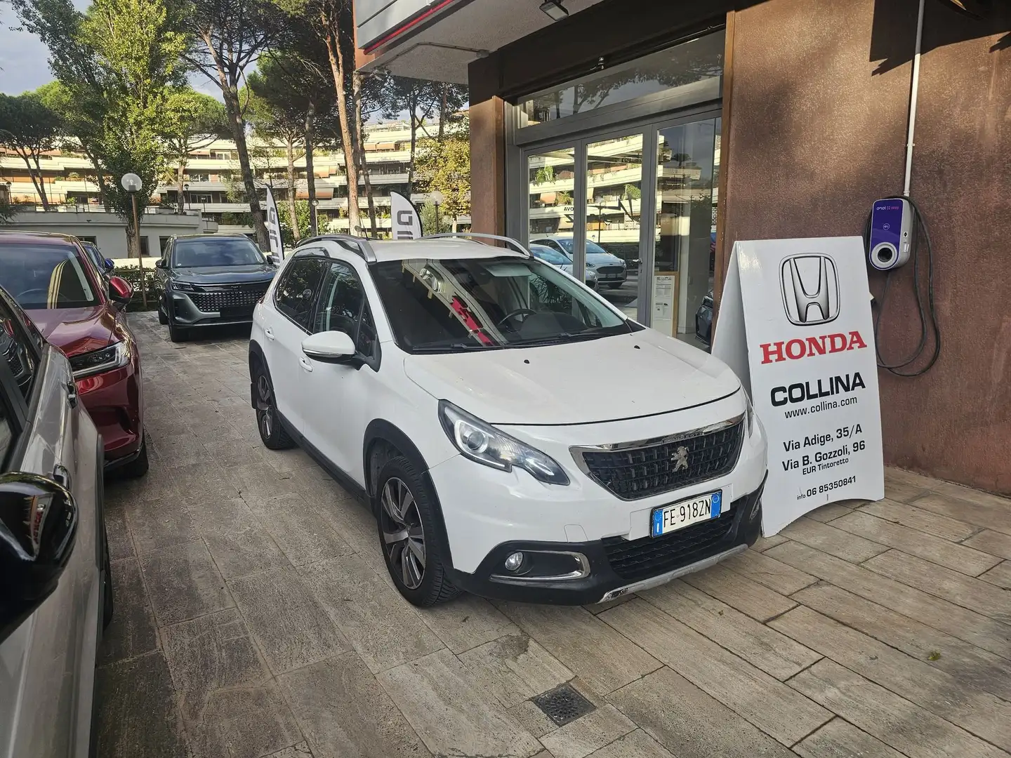 Peugeot 2008 BlueHDi 100 Allure Blanc - 2