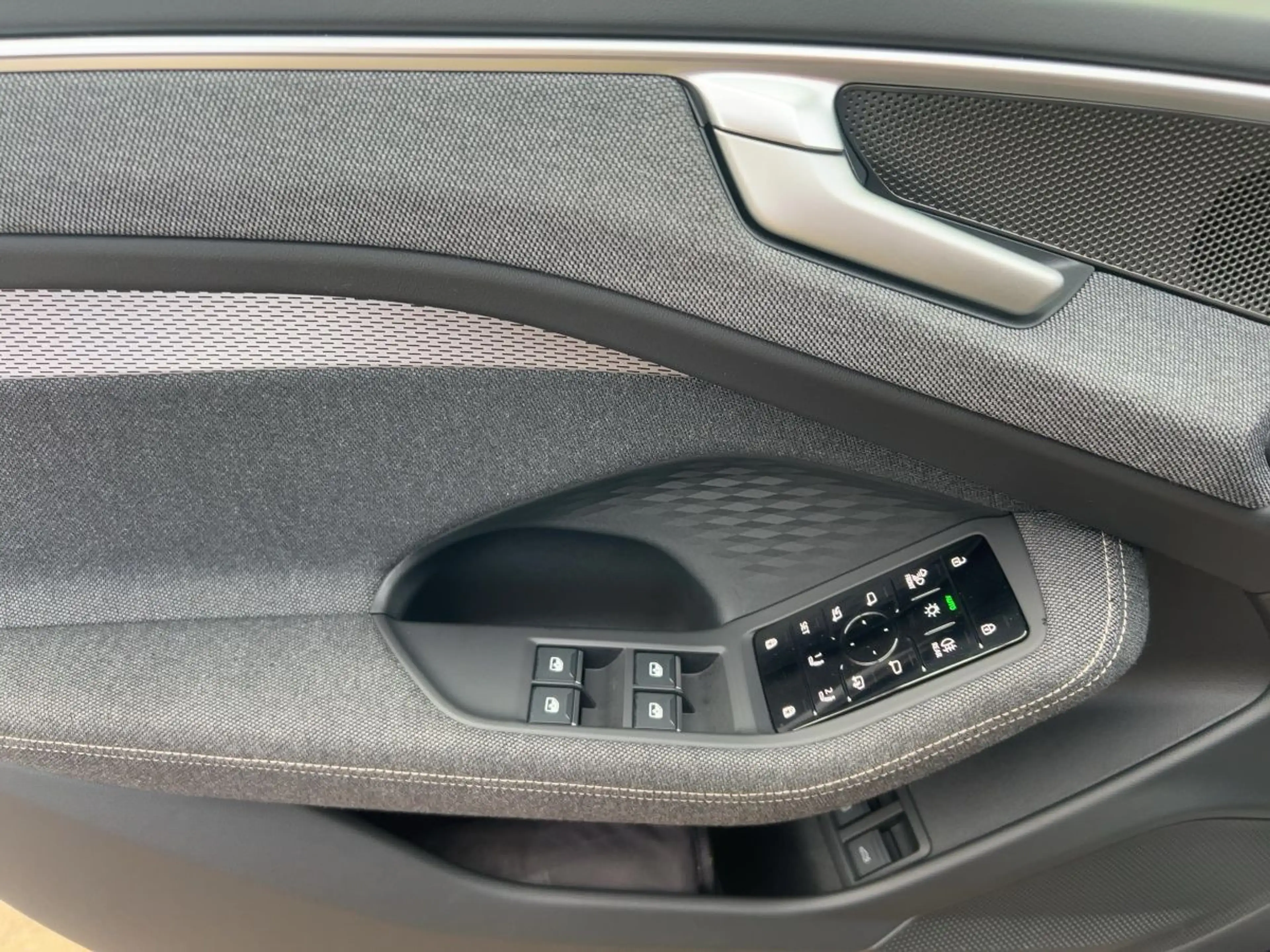Audi A6 e-hybrid quattro 220 kW S tronic AHK Ma — photo 15
