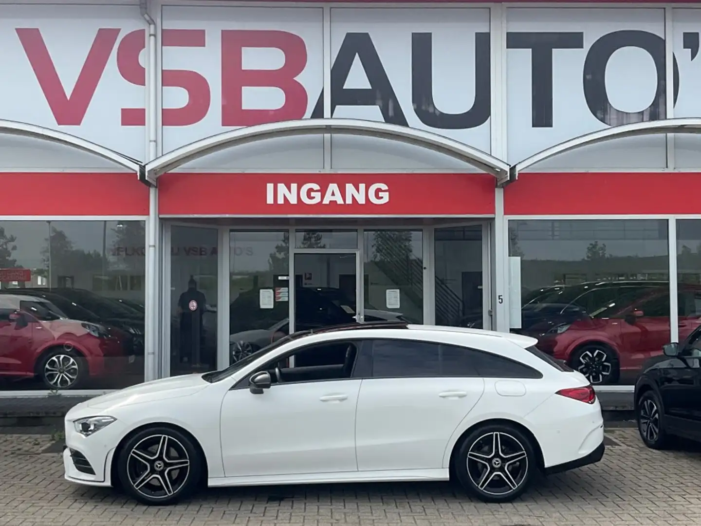 Mercedes-Benz CLA 200 CLA 200 AUT. 163PK AMG-PAKKET PANO-DAK SFEERVERLIC Blanc - 2
