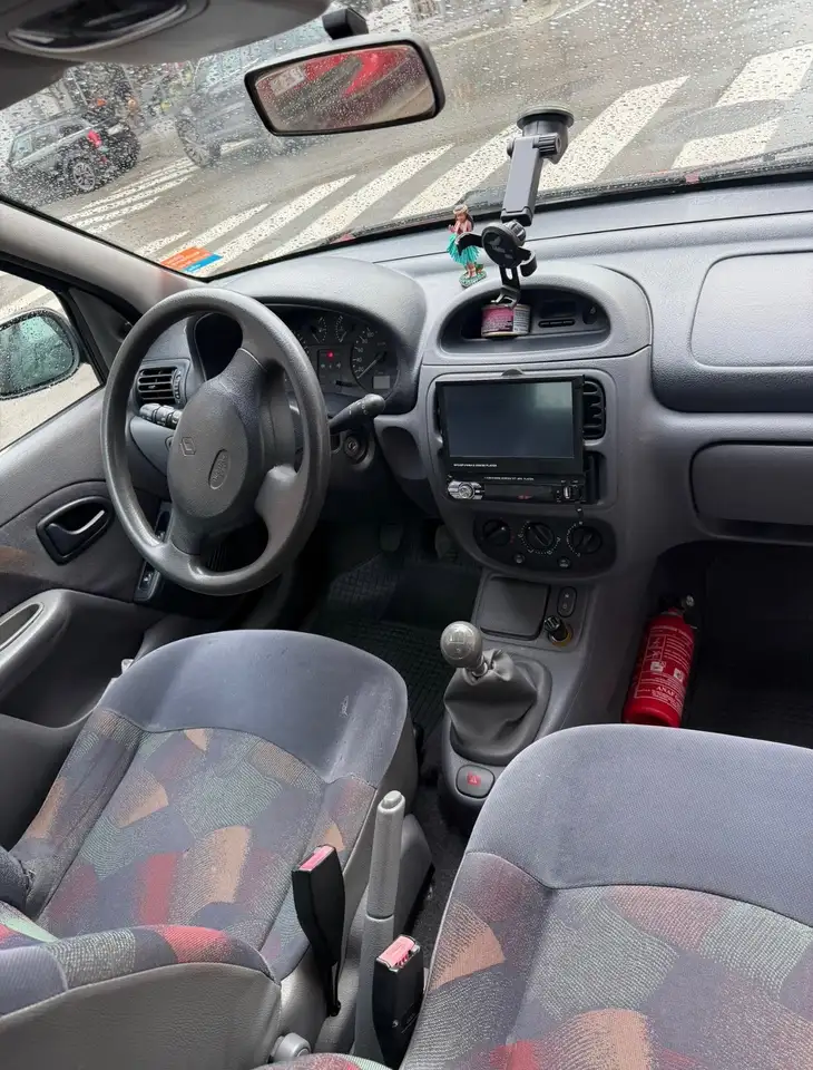 Renault Clio 1.2i On Stage, foto 9