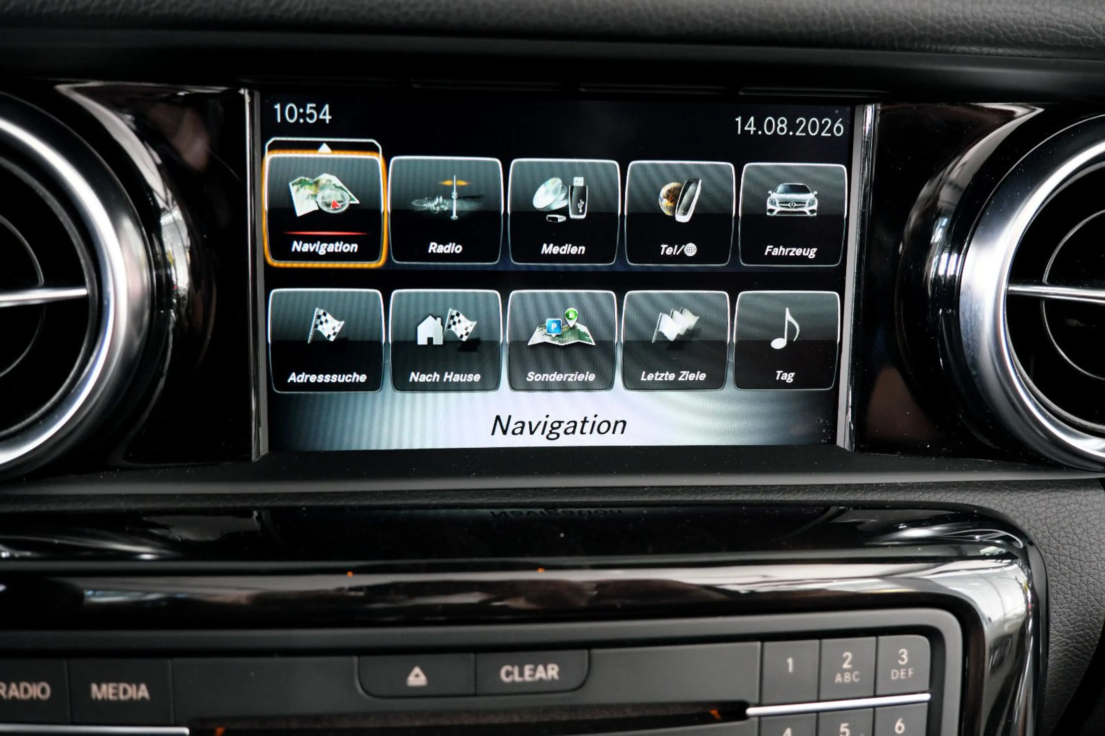 Mercedes-Benz SLC 300 AMG-Line ILS-LED Panorama DeutschesFZ — photo 14
