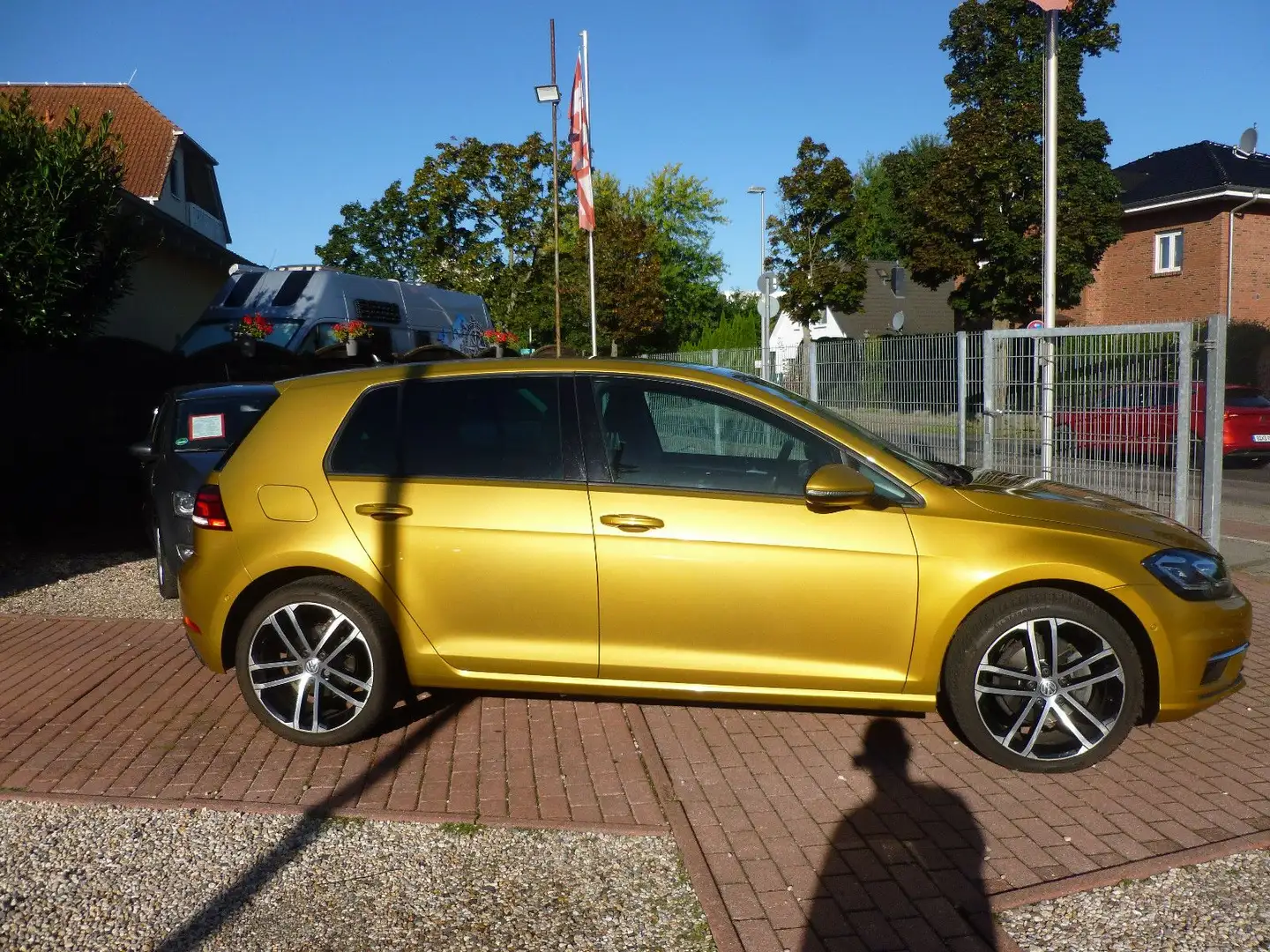 Volkswagen Golf VII Lim. Comfortline DSG/Pano/LED/STHZG+FB Gelb - 2