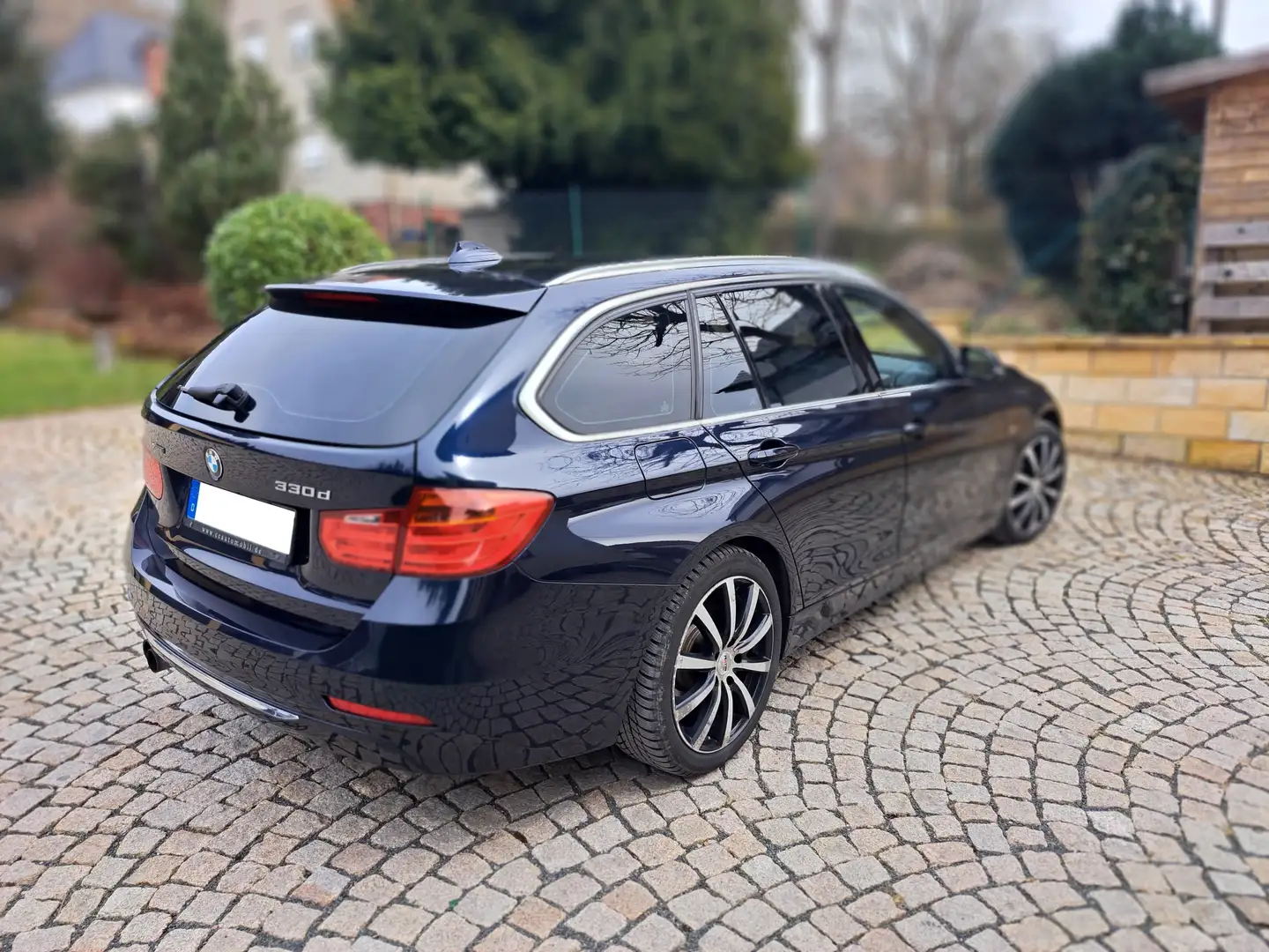 BMW 330 330d Touring xDrive Aut. Luxury Line Bleu - 2