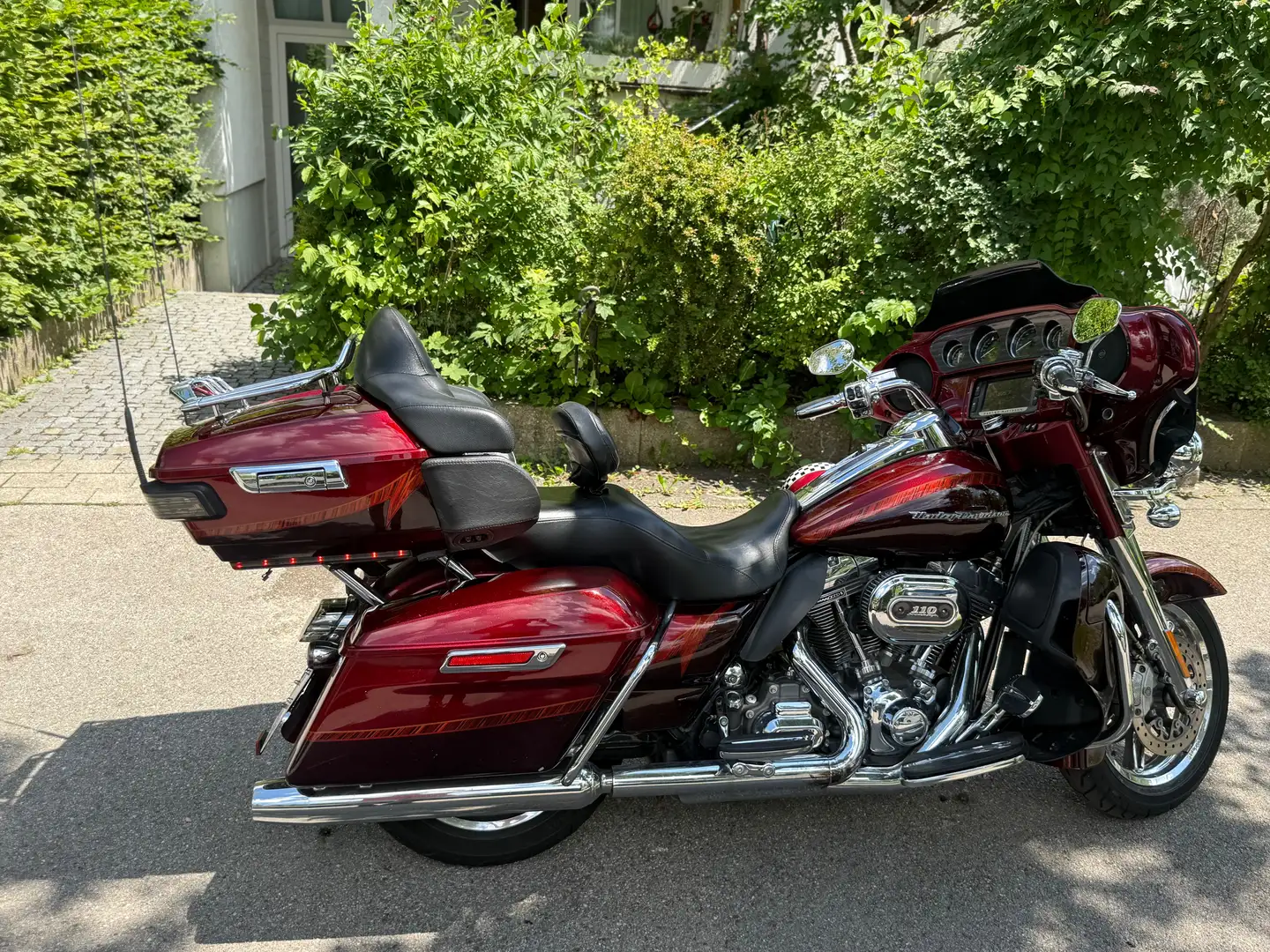 Harley-Davidson CVO Limited FLHTKSE CVO Screaming Eagle E Glide Ultra Rouge - 2